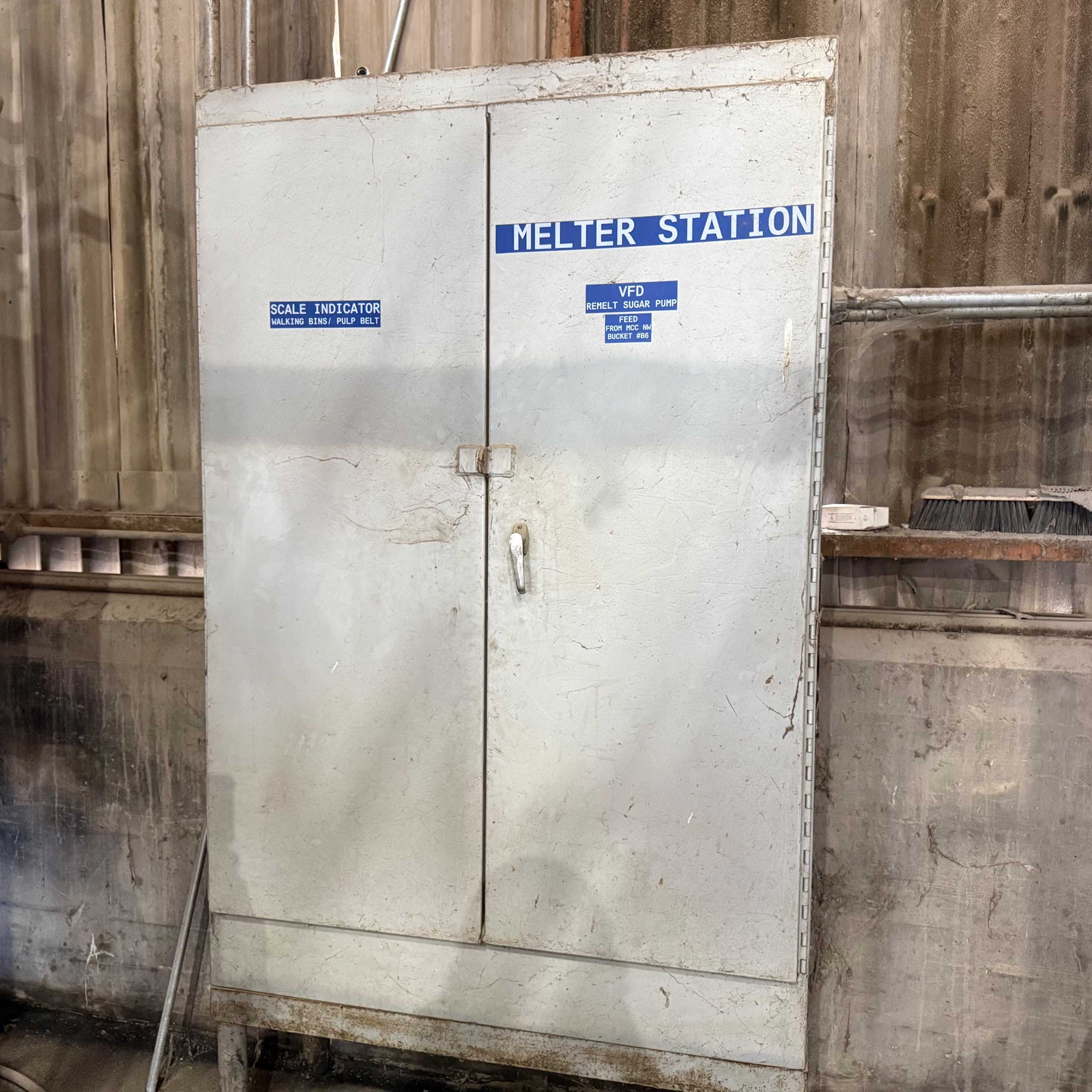 BULK QTY OF ELECTRICAL EQUIPMENT - ELECTRICAL EQUIPMENT