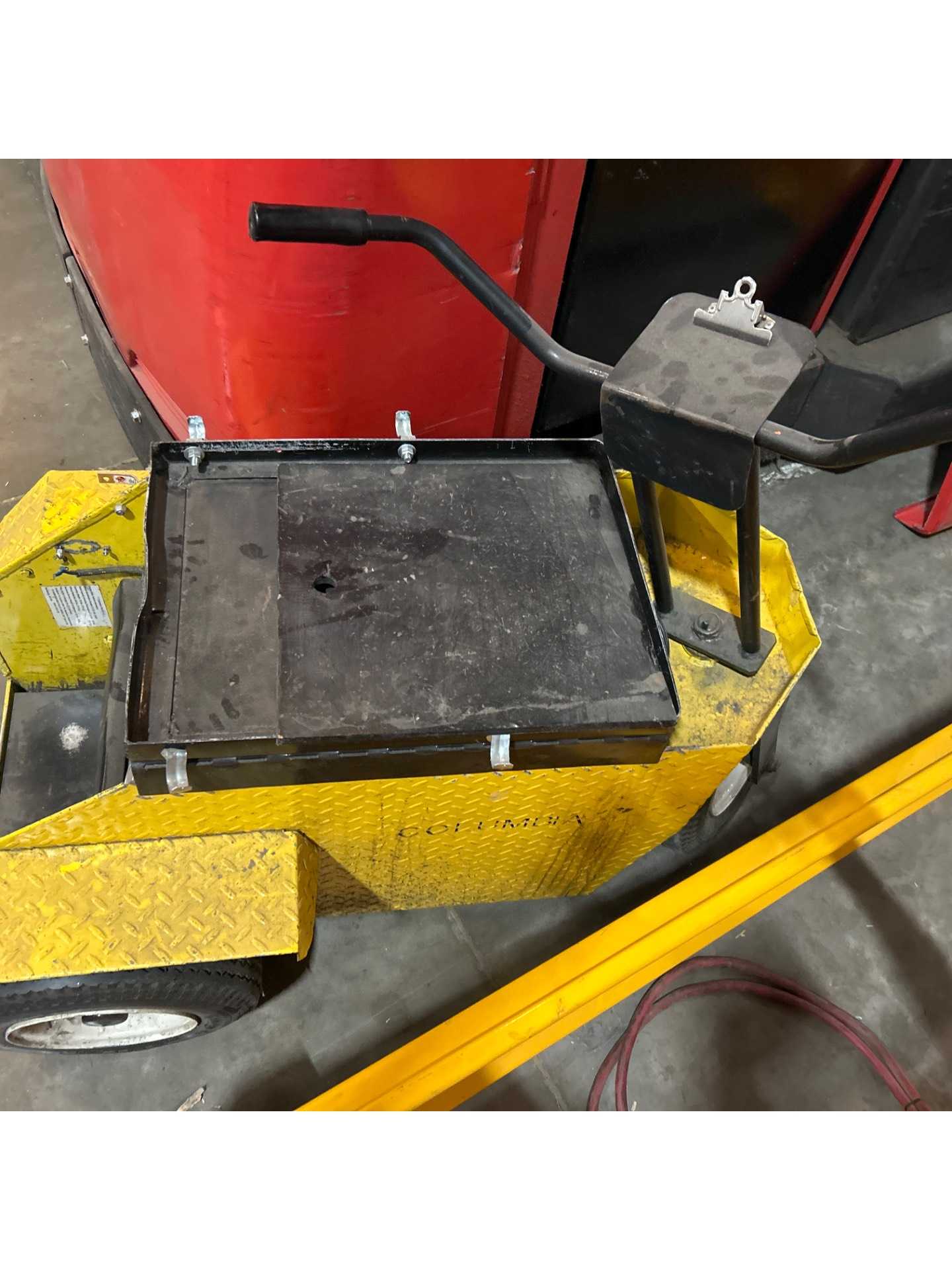 COLUMBIA CHARIOT ELECTRIC CART - PLANT & FACILITY EQUIPMENT