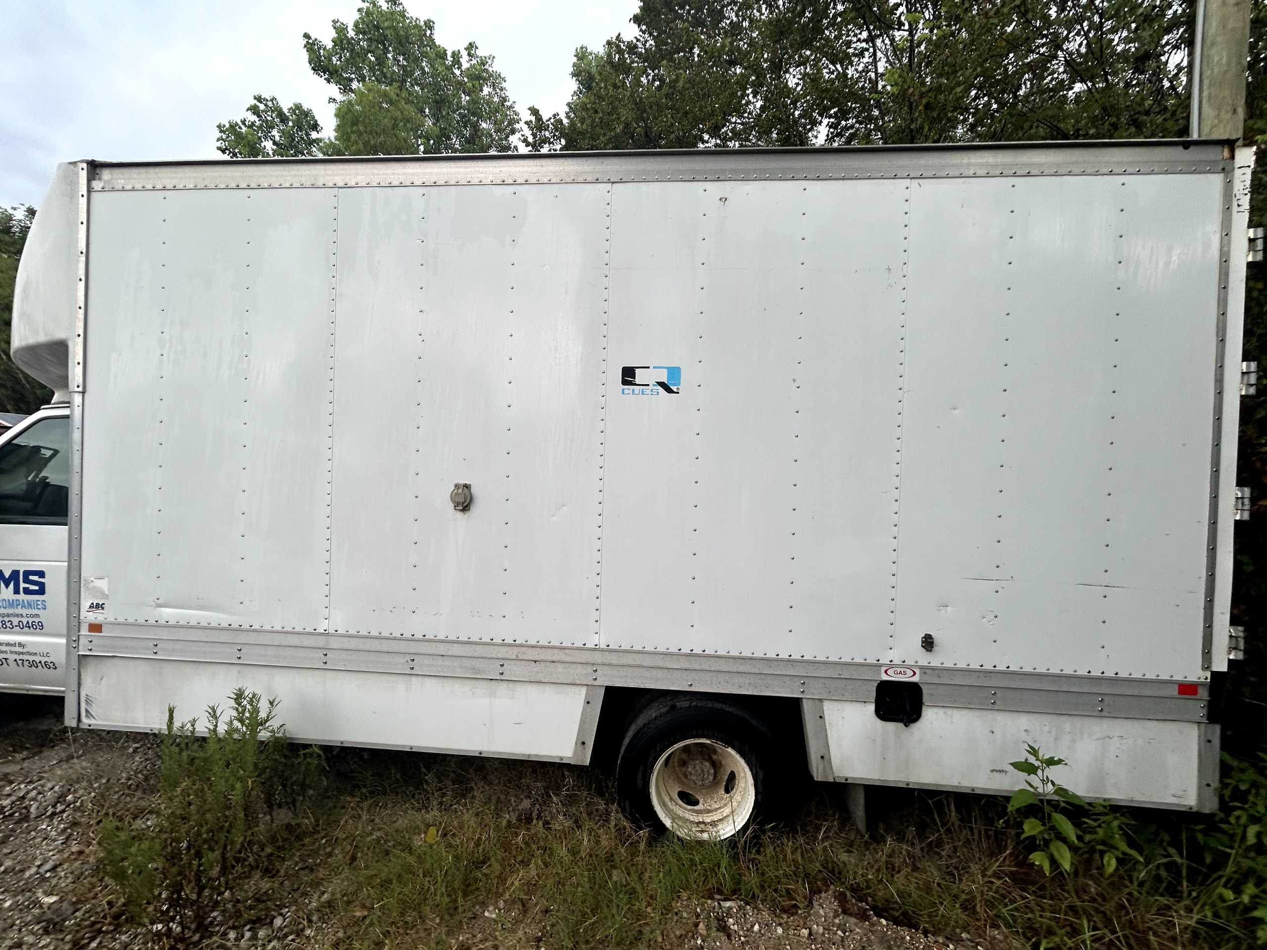2011 FORD E-450 STRAIGHT CARGO TRUCK - STRAIGHT CARGO TRUCKS