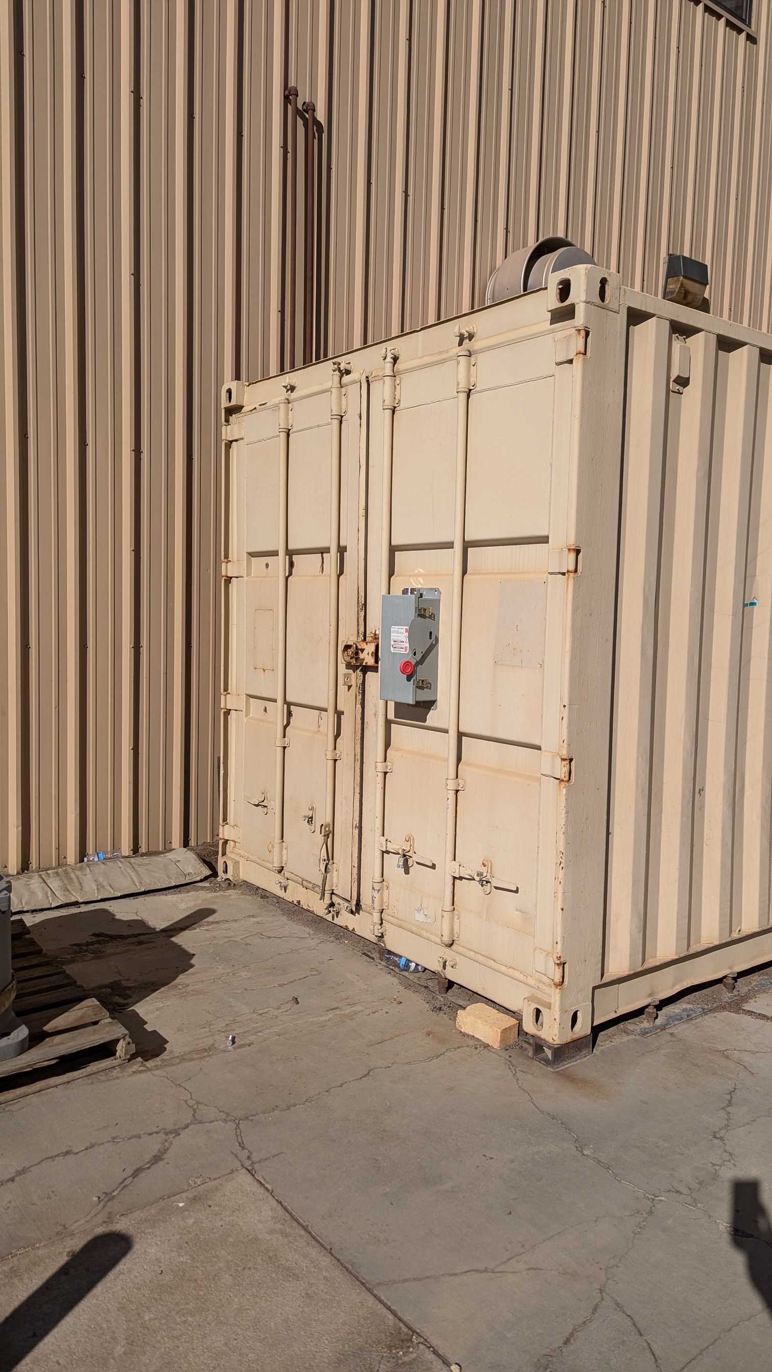 20' STORAGE CONTAINER - SHIPPING CONTAINERS