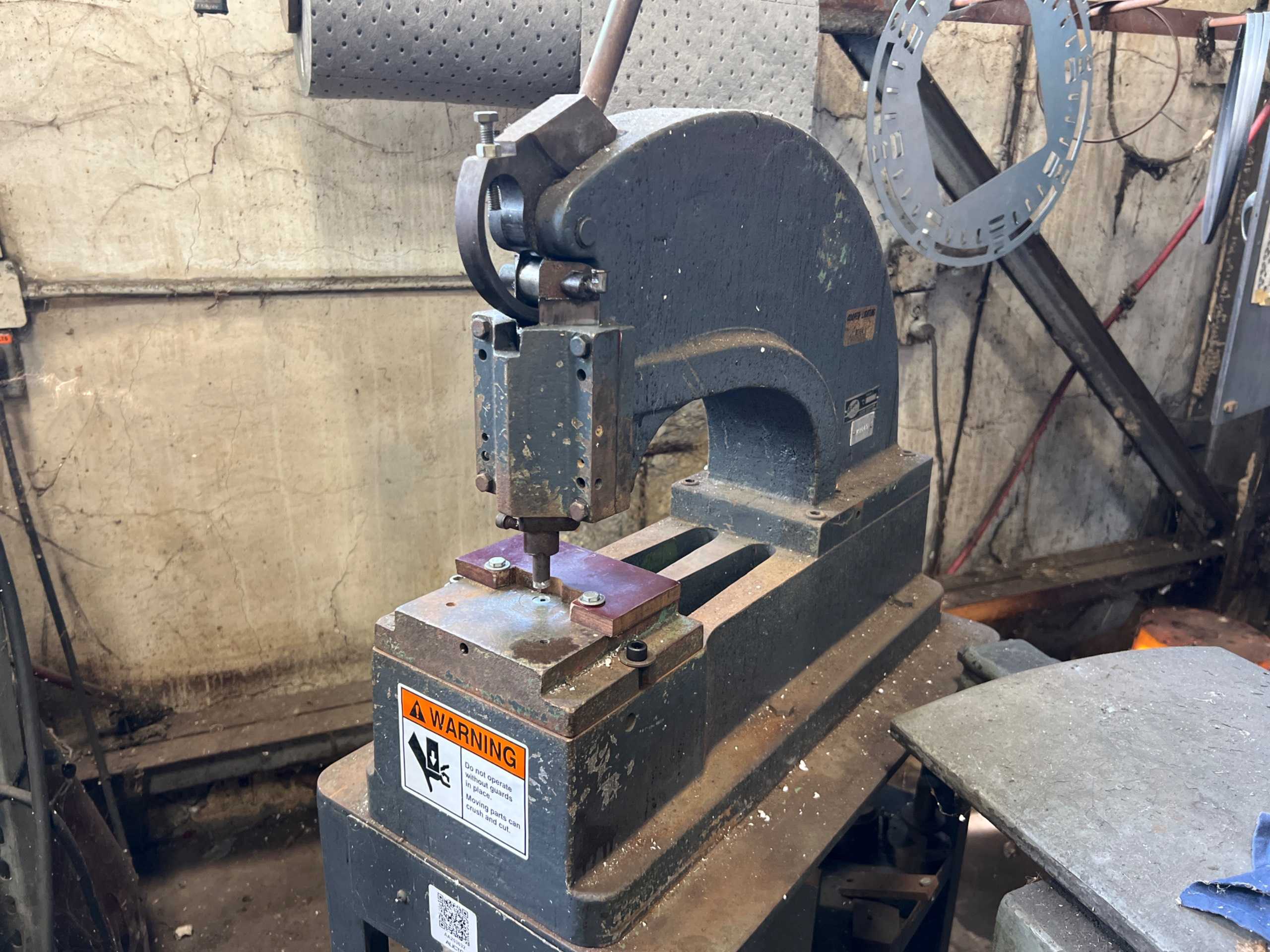 DI-ACRO NO 2 PUNCHING MACHINE WITH TOOLS - PUNCHING MACHINES