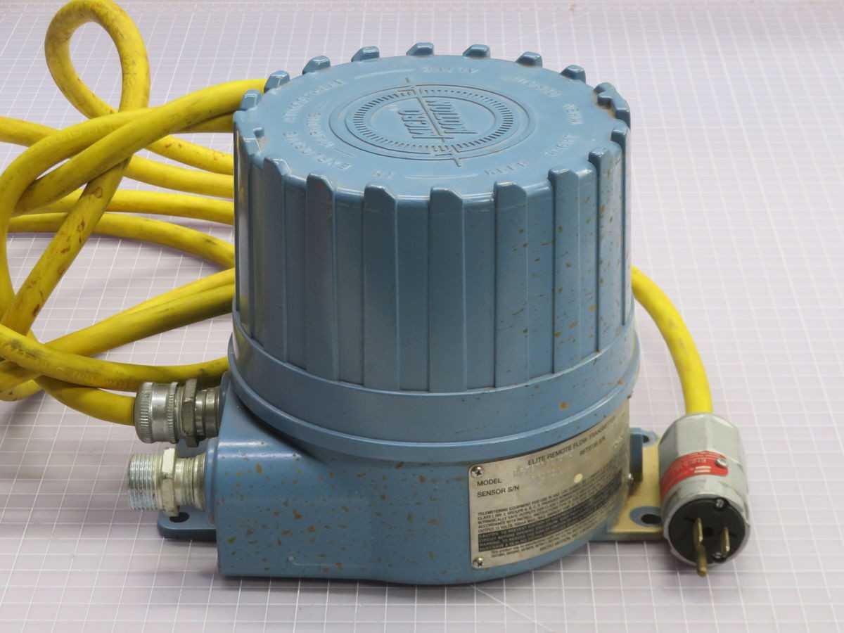 MICRO MOTION RFT9739E 4SU FLOW XMITTER, 85-205VAC POWER, 4-20MA OUT, HART COMM, NEMA 4X/IP66 ENC - FLOW METER