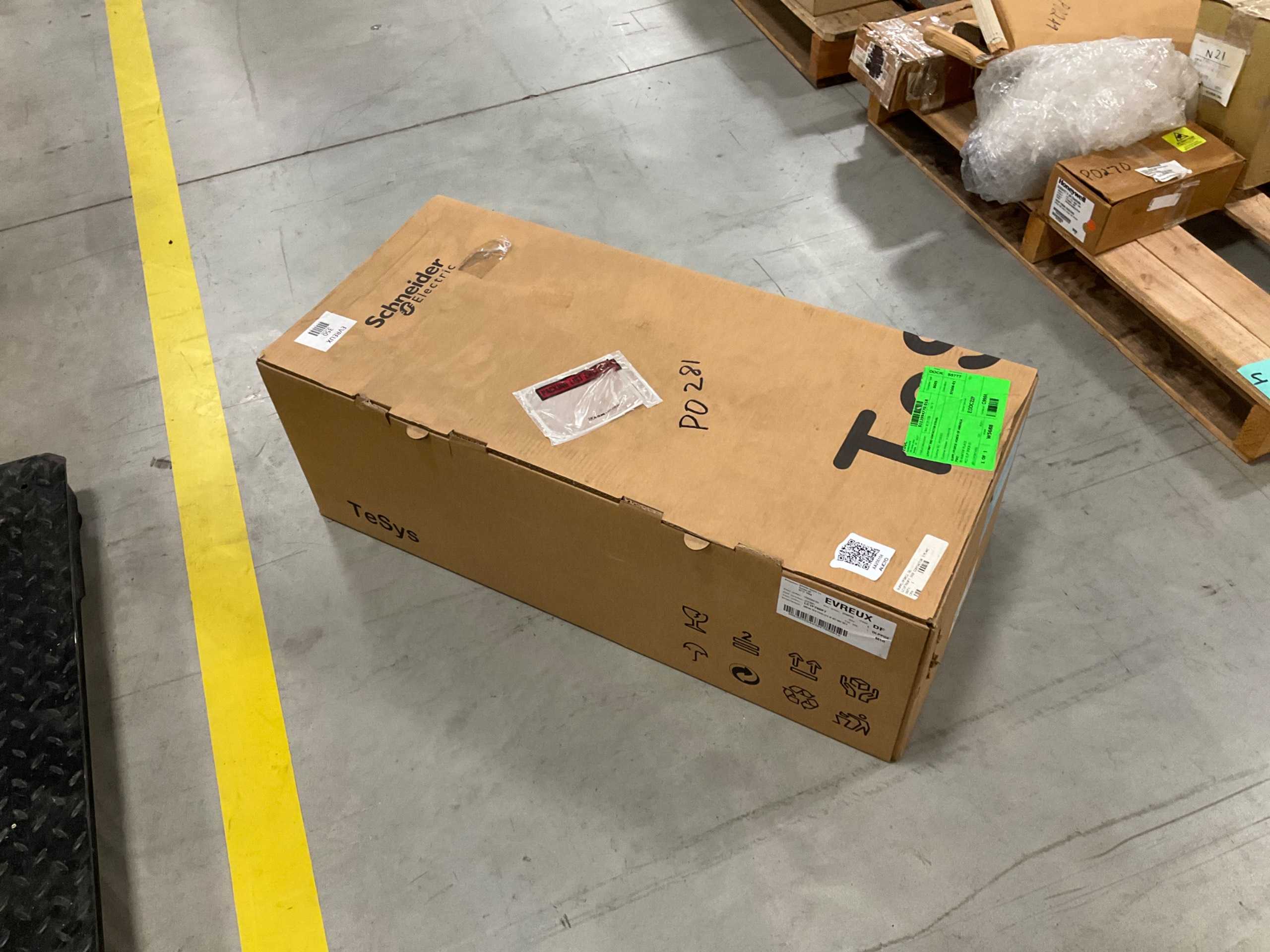 SCHNEIDER LC1 F780F7 CONTACTOR - AC CONTACTOR