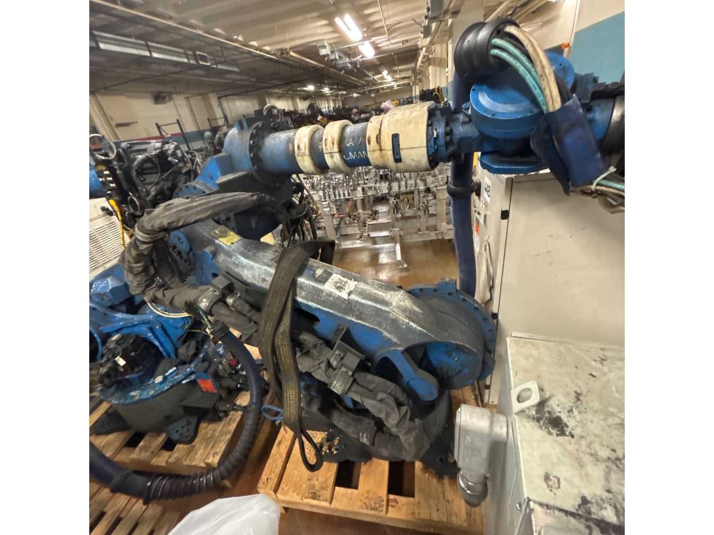 2011 YASKAWA MOTOMAN-ES165D ARTICULATED ROBOT - ARTICULATED ROBOTS