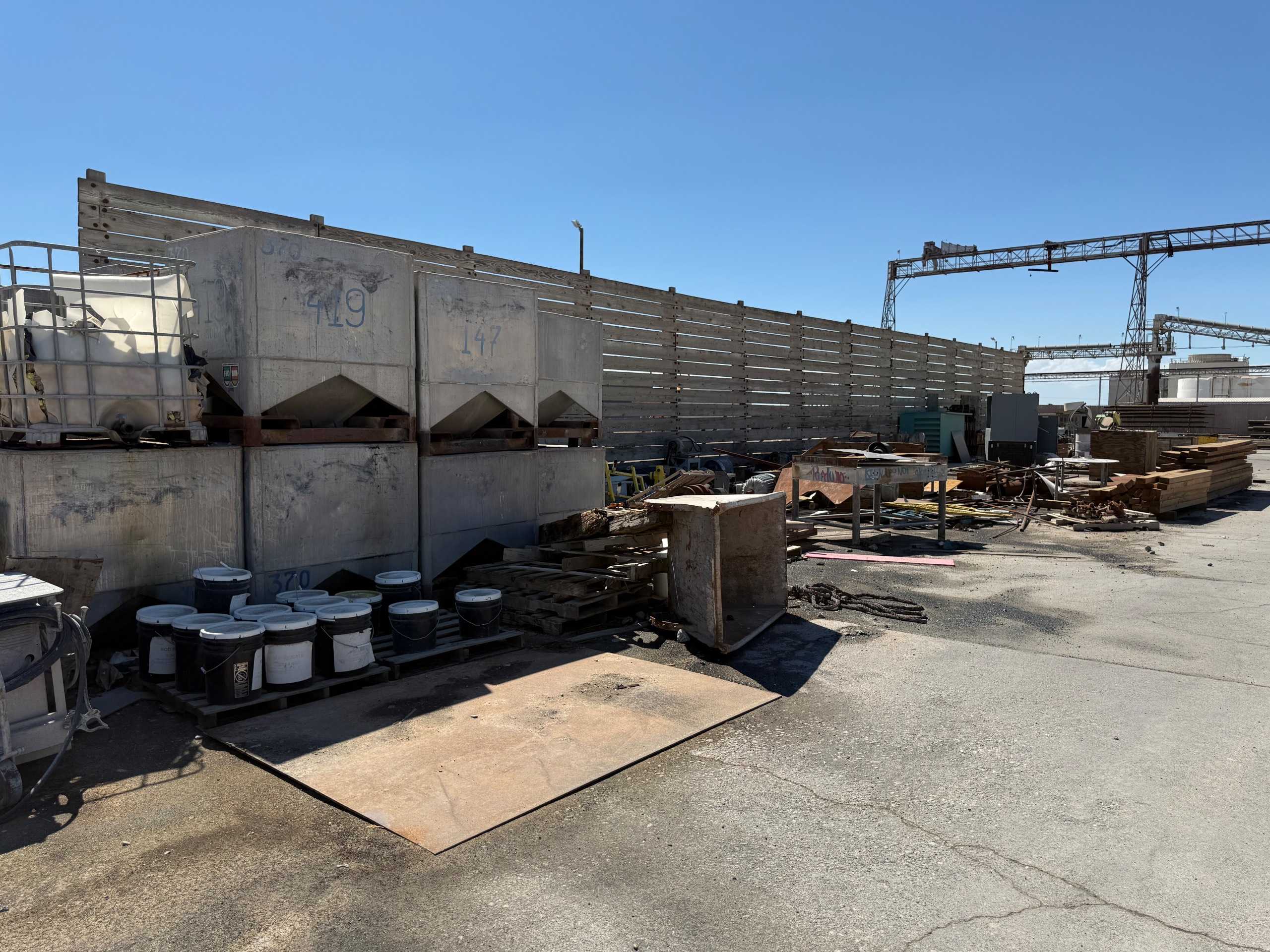 BULK QTY MISCELLANEOUS INDUSTRIAL PARTS - INDUSTRIAL PARTS