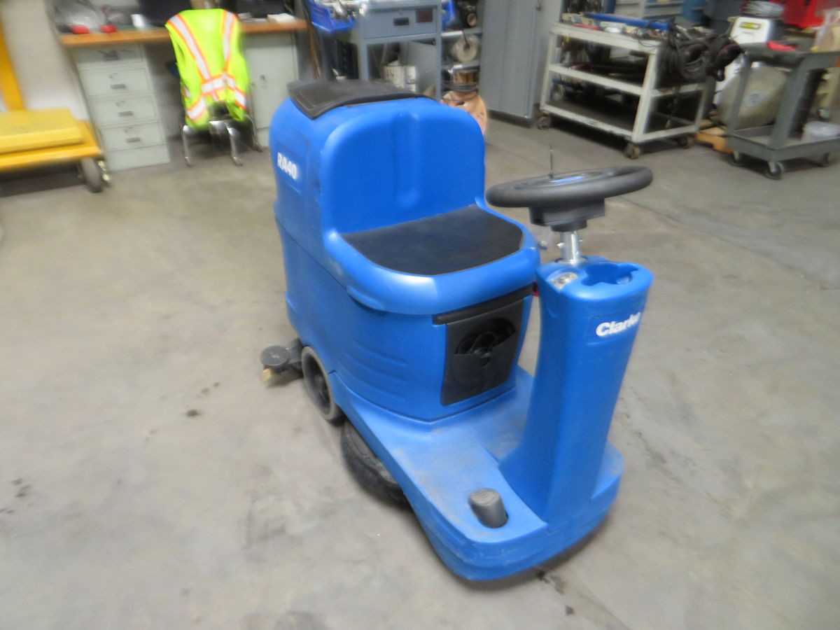 CLARKE RA40 9087363020 MICRO RIDER FLOOR SCRUBBER - FLOOR SCRUBBERS