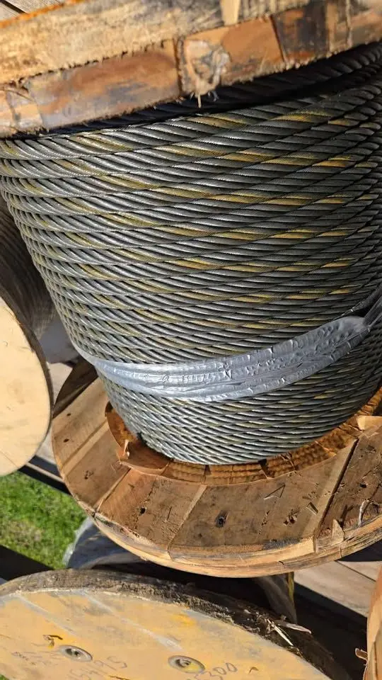 SPOOL OF 1/4" STEEL CABLE - undefined