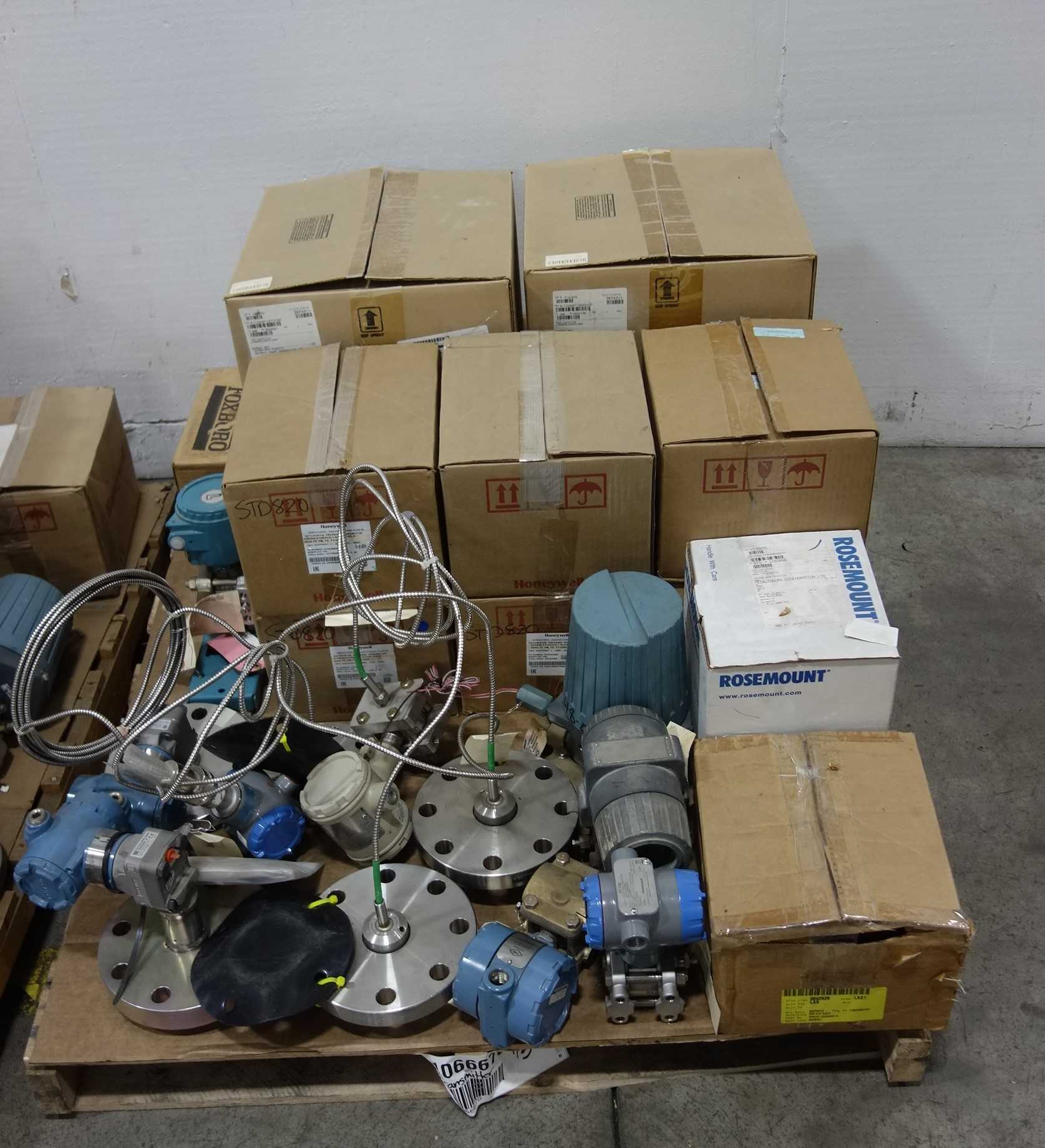 2 PALLETS OF ASSORTED TRANSMITTERS - PRESSURE TRANSMITTER