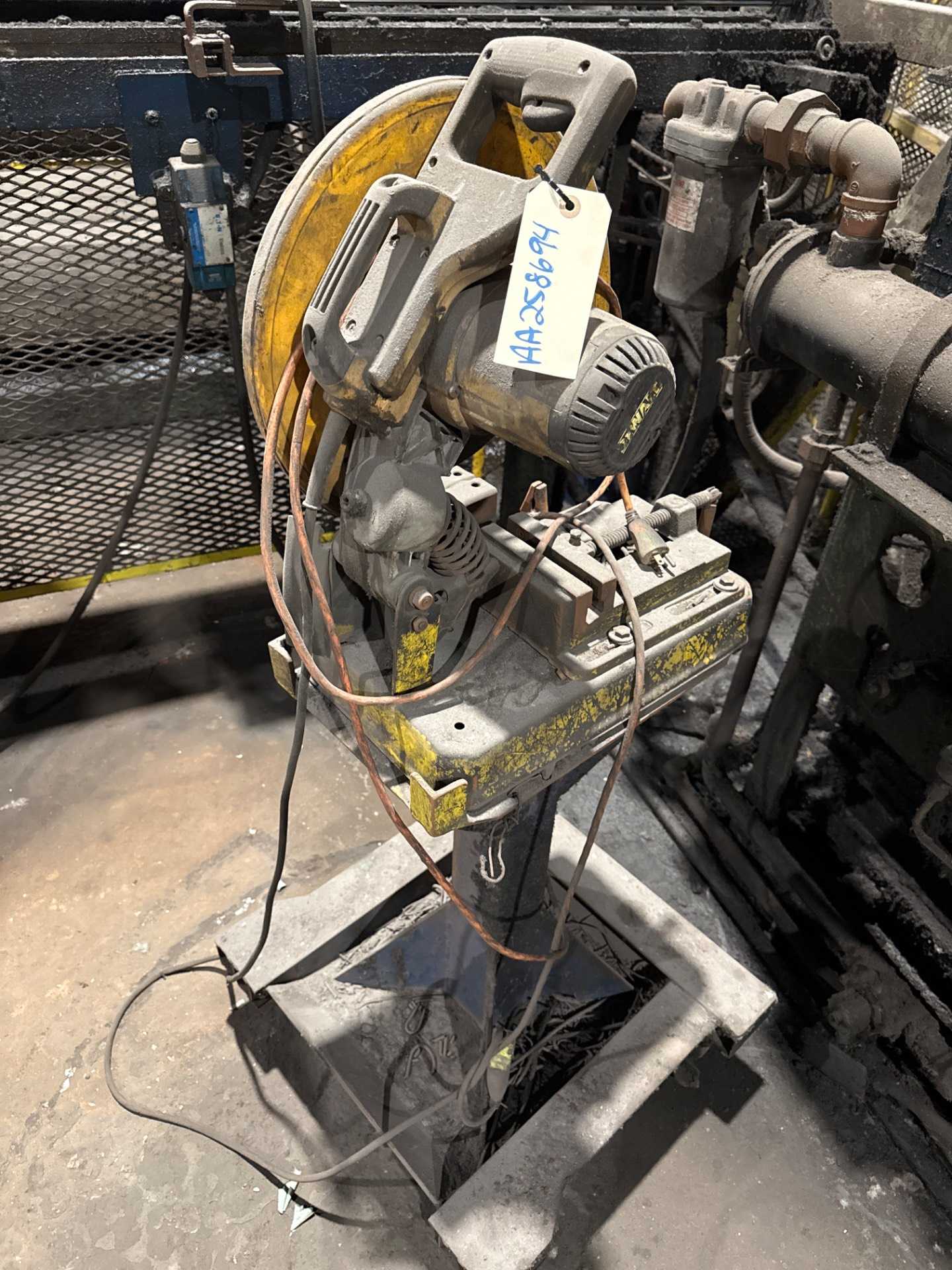 Bulk QTY of Dewalt Saws - CIRCULAR SAWS