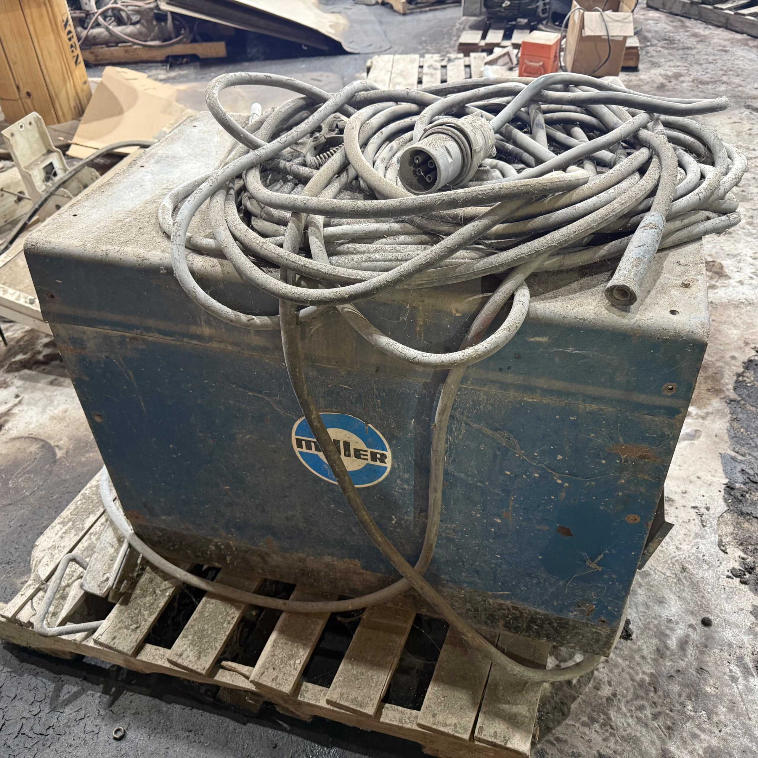 MILLER GOLD STAR 400SS WELDER POWER SOURCE - WELDING EQUIPMENT