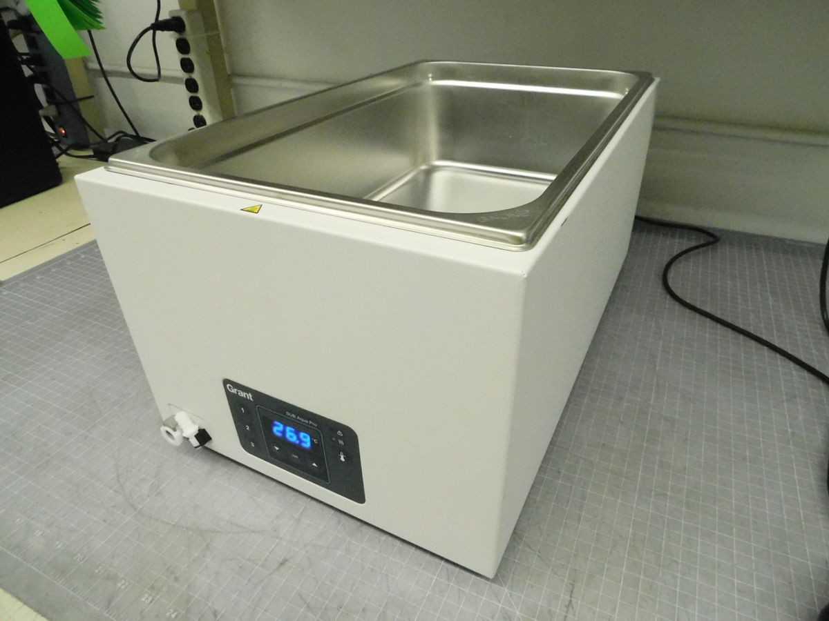 Grant SAP18 US Heating Water Bath 13 Ltr - LAB & SCIENTIFIC