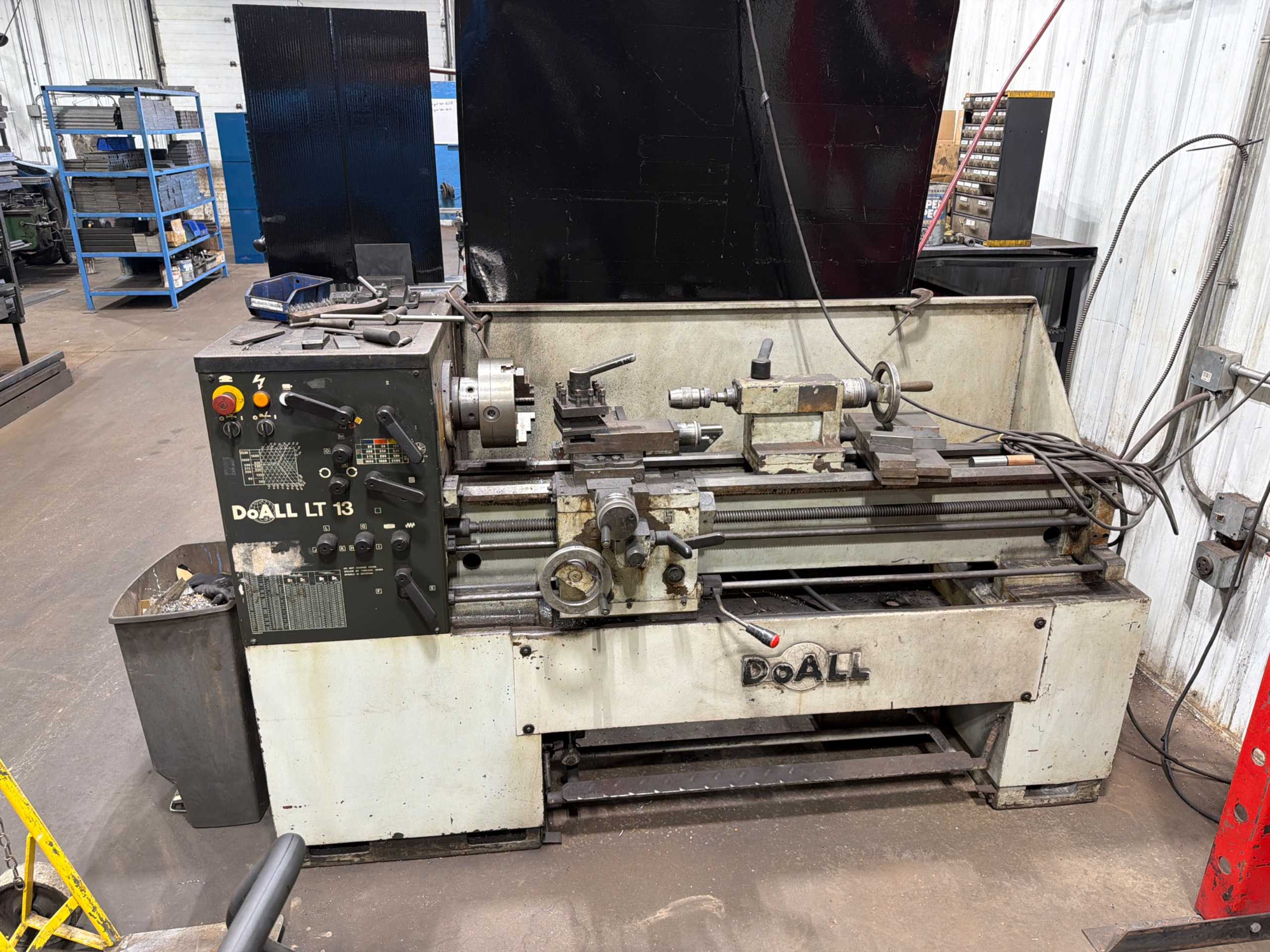 DOALL LT13 ENGINE LATHE, 13IN SWING, 5HP, UP TO 2500 RPM, D1-6 SPINDLE, MT3 TAILSTOCK - MANUAL LATHES