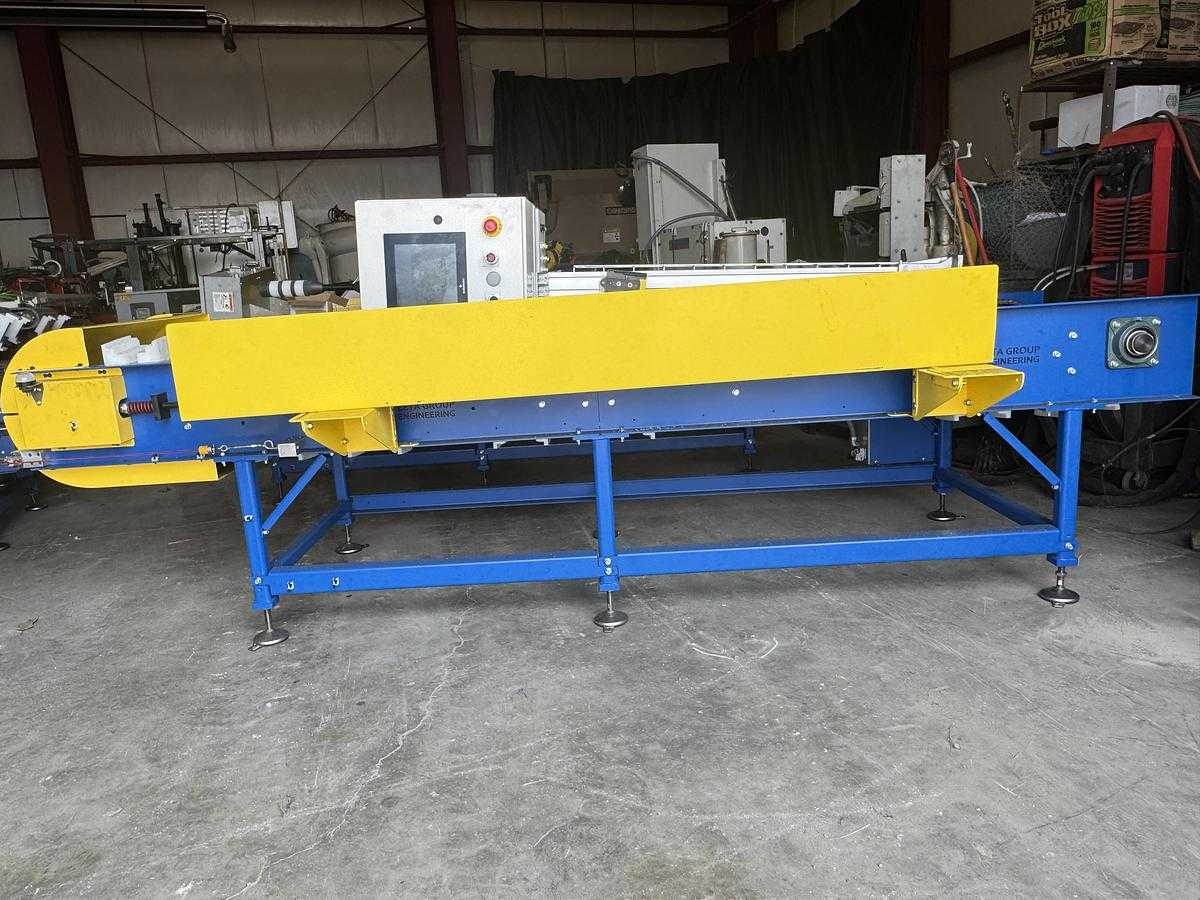 2023 ZETA GROUP MOTORIZED PLASTIC TOP CONVEYOR, 30"W X 137"L, 37 FPM, 3/4 HP, FANUC SYNC - CONVEYORS
