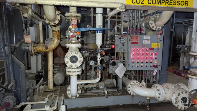 SUPERIOR 428CC COMPRESSOR WITH GE 800 HP INDUCTION MOTOR - undefined