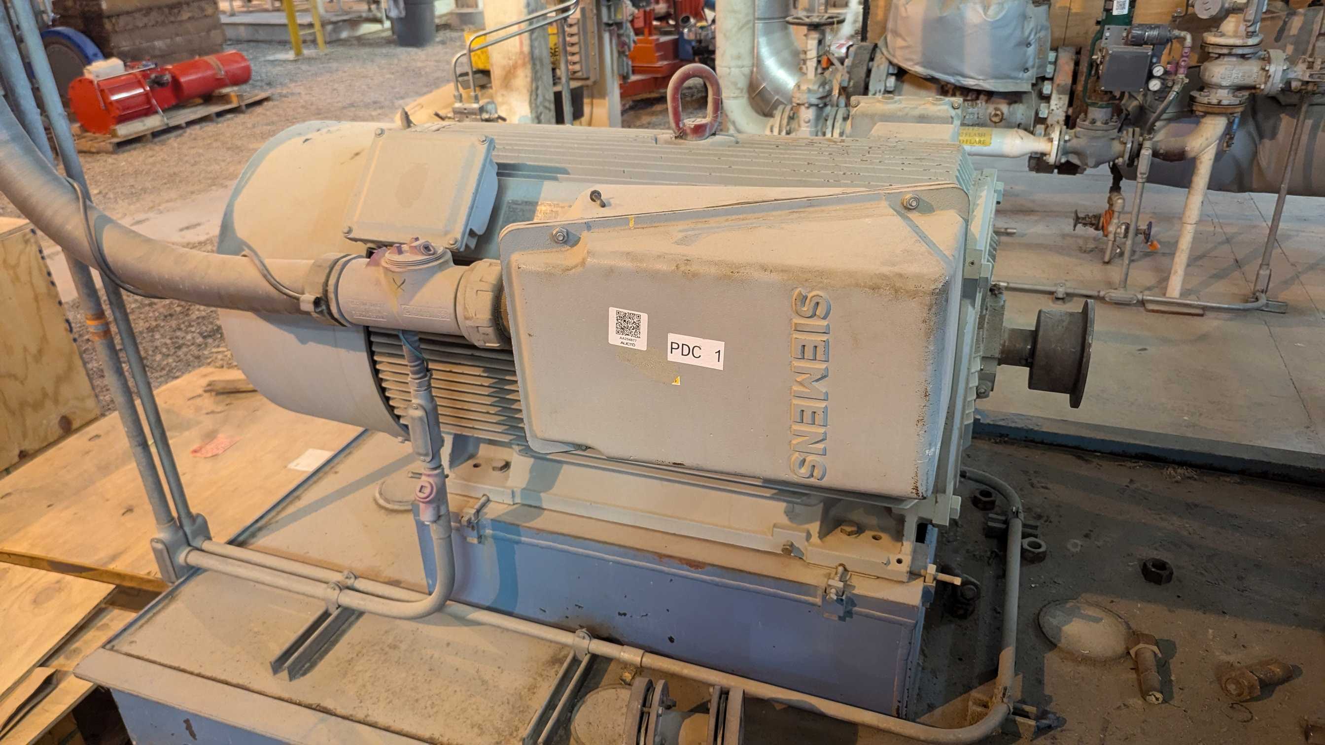 SIEMENS CGZ 300 HP INDUCTION MOTOR - ELECTRIC MOTORS