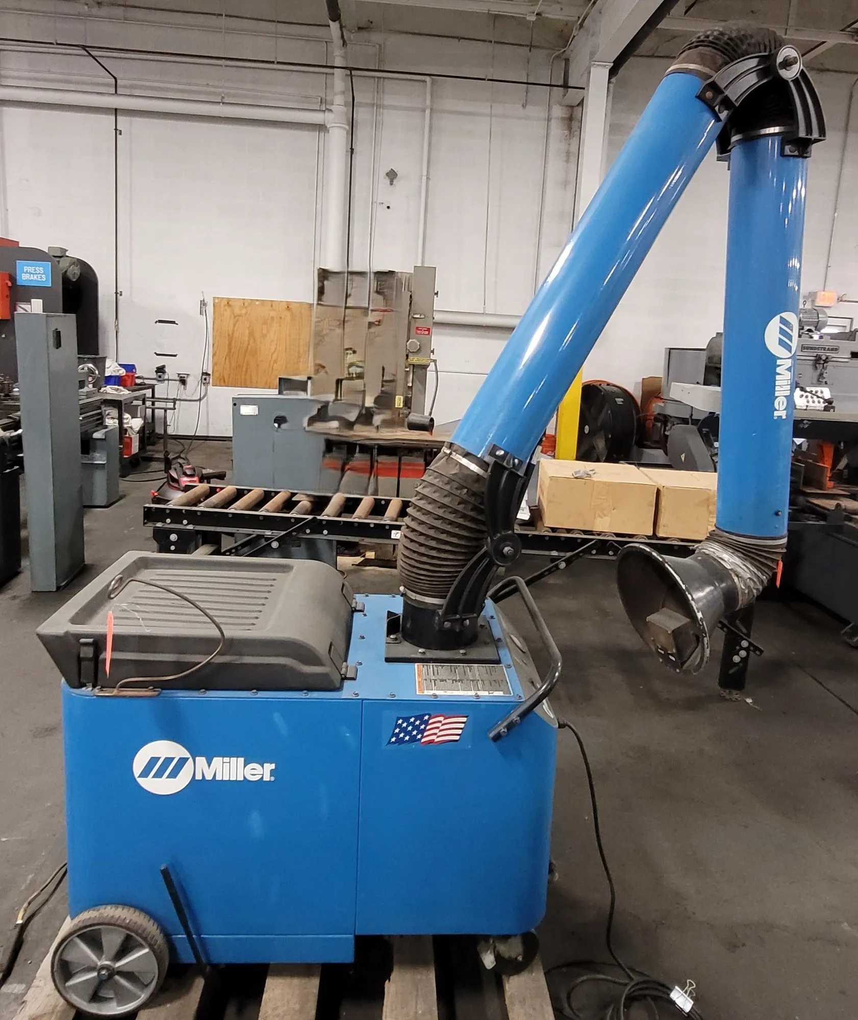 MILLER MWK-S FUME EXTRACTOR WITH SEMI-AUTOMATIC FILTER CLEANING SYSTEM - SMOKE EXTRACTORS