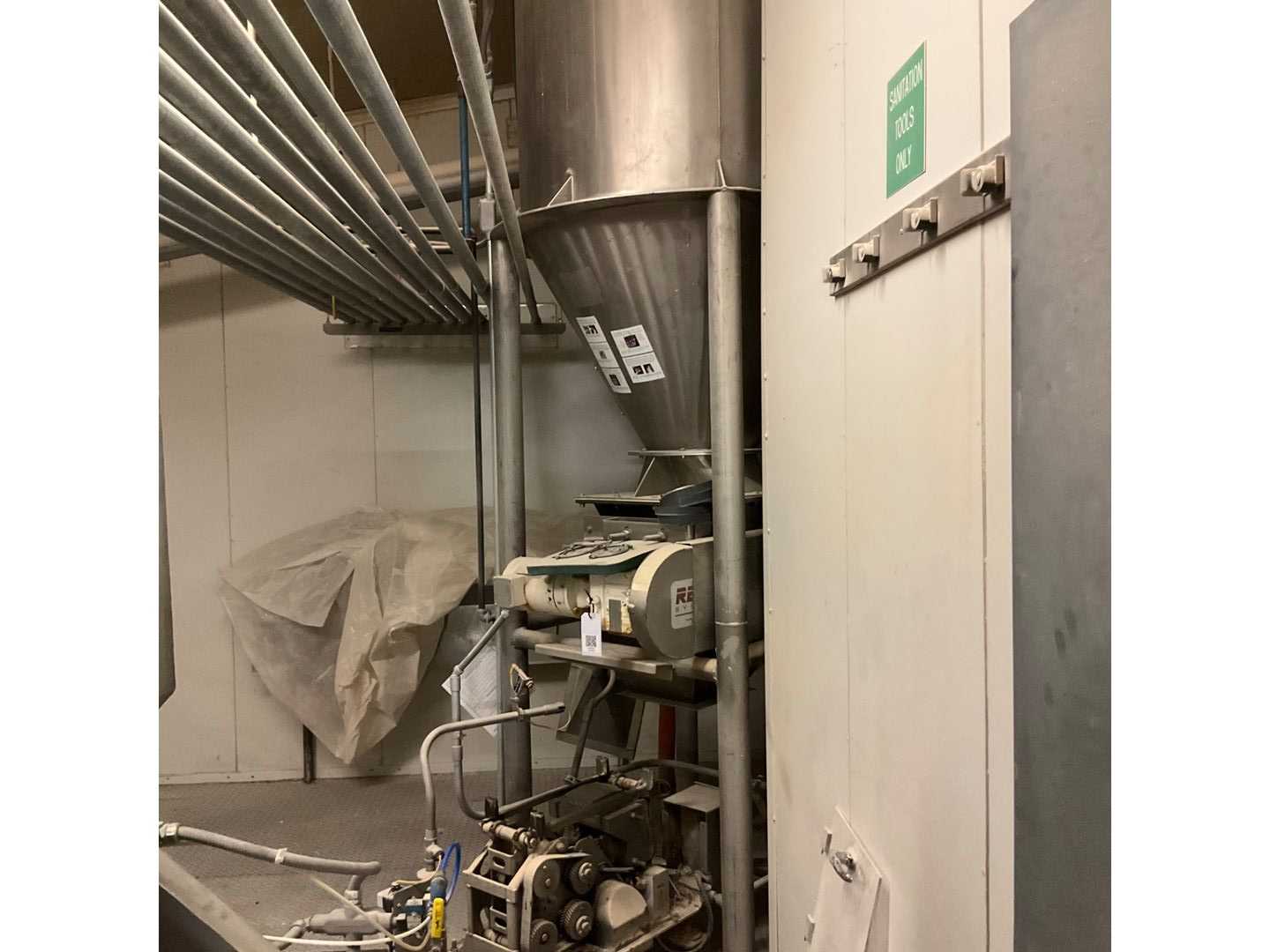 REYCO SYSTEM RECEIVER HOPPER ROTARY VALVE - PLANT & FACILITY EQUIPMENT