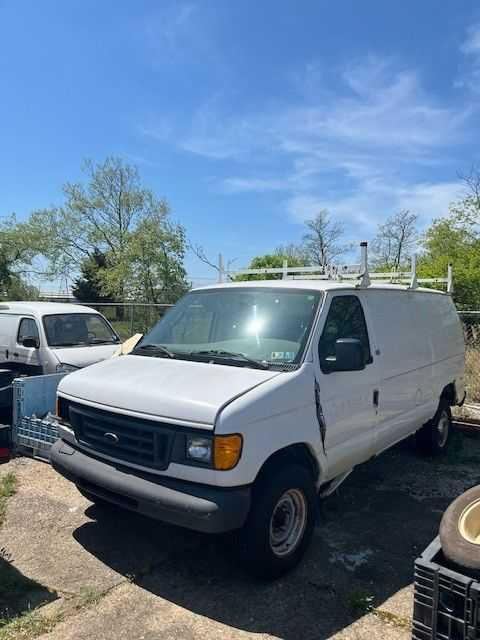 2003 FORD E-250 VAN - UTILITY VEHICLES