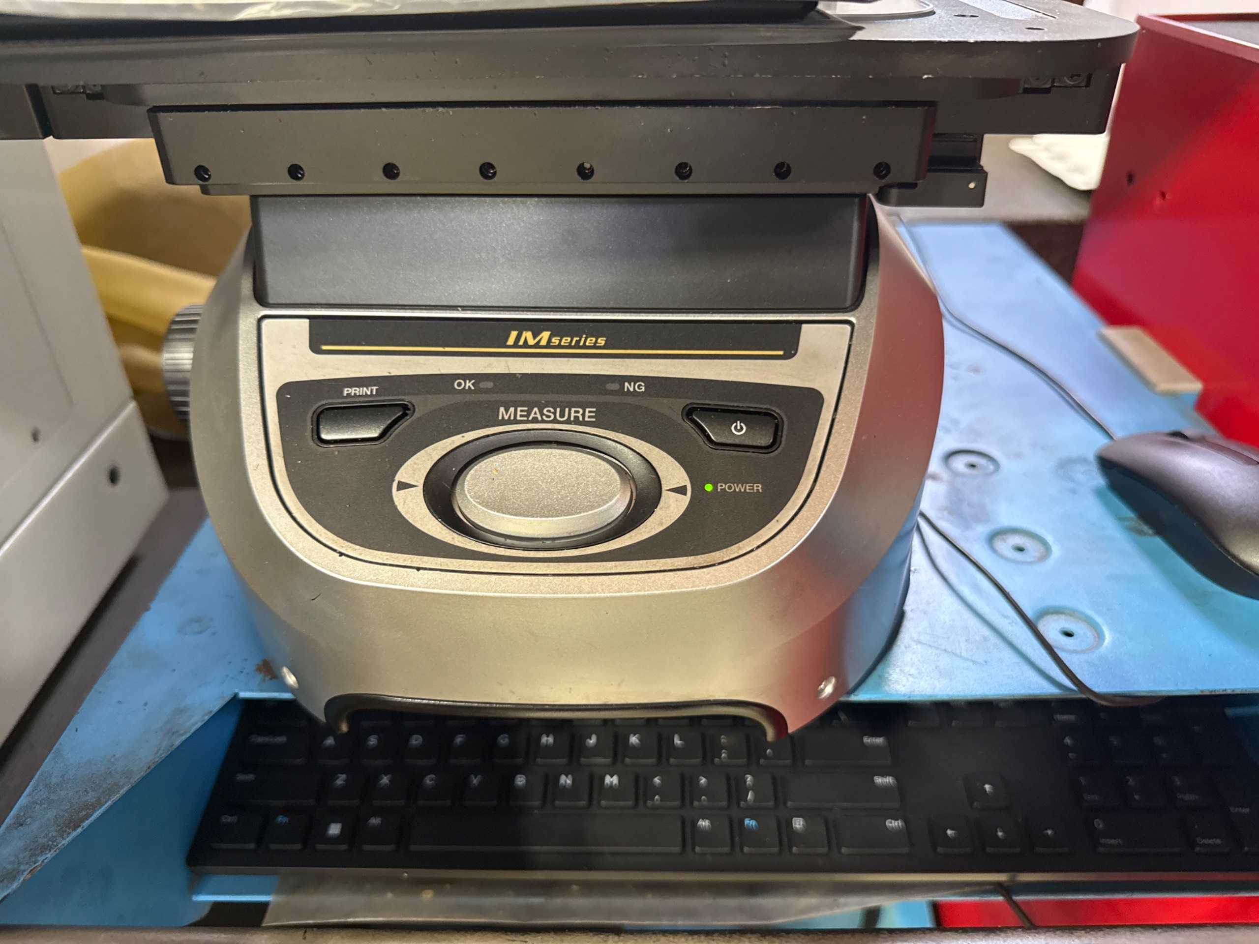 KEYENCE IM-8010 OPTICAL MEASUREMENT SYSTEM 20MP CMOS, 200X200MM STAGE, 100X100MM TRAVEL, 5KG - OPTICAL COMPARATORS