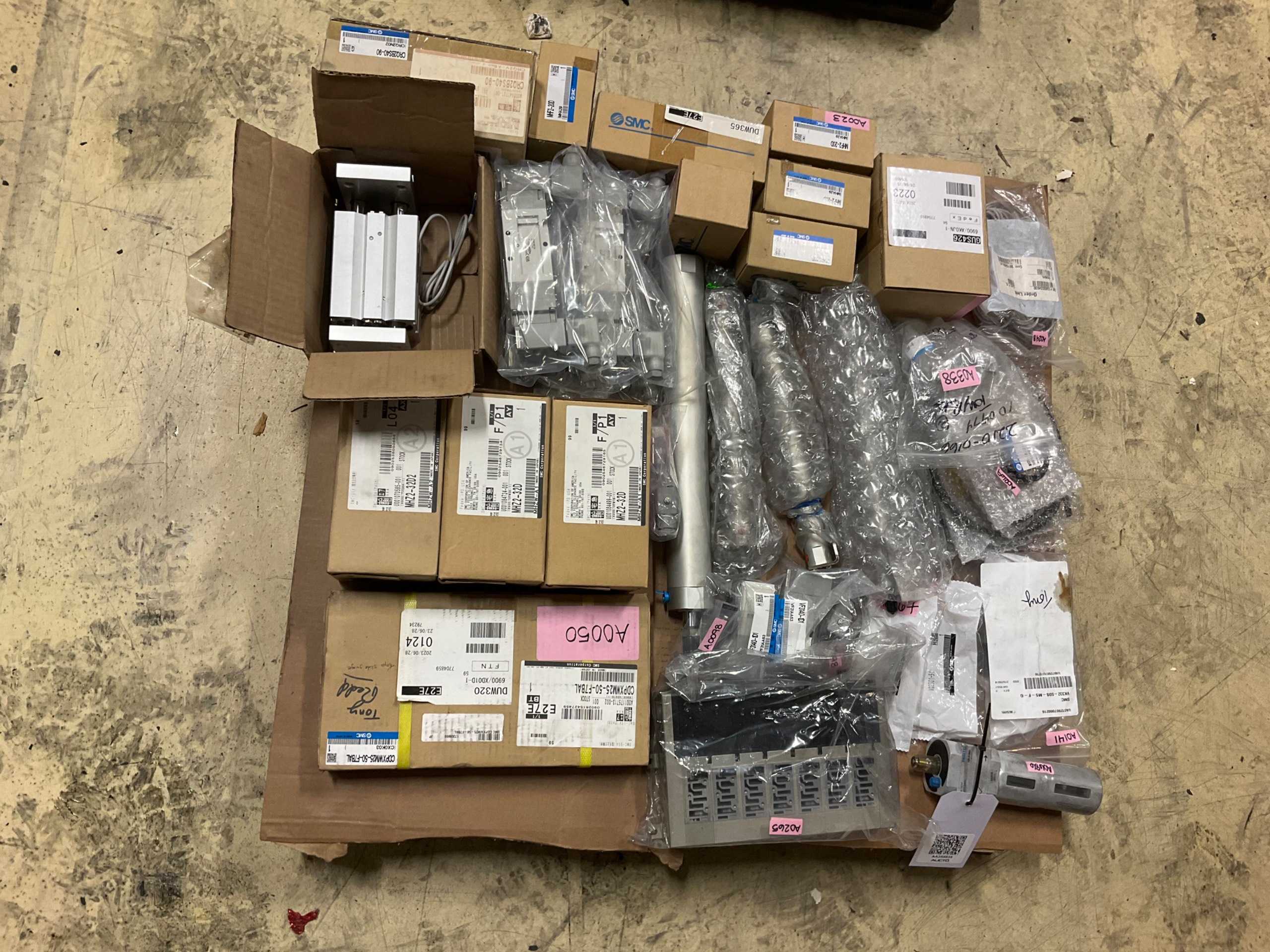 BULK QTY OF AUTOMATION & CONTROLS - AUTOMATION & CONTROLS