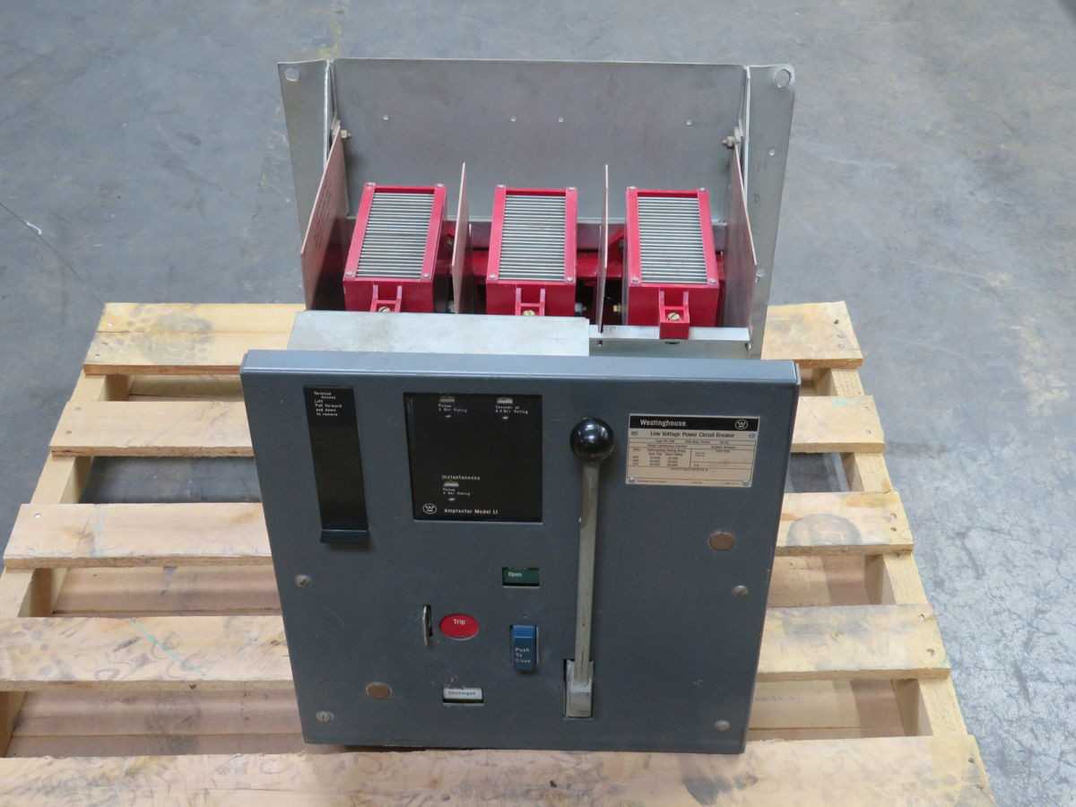 WESTINGHOUSE DS-206 CIRCUIT BREAKER, 3-POLE, 800A CONT., 600V NOM., 30KA INT. CAP. @ 600V - CIRCUIT BREAKERS