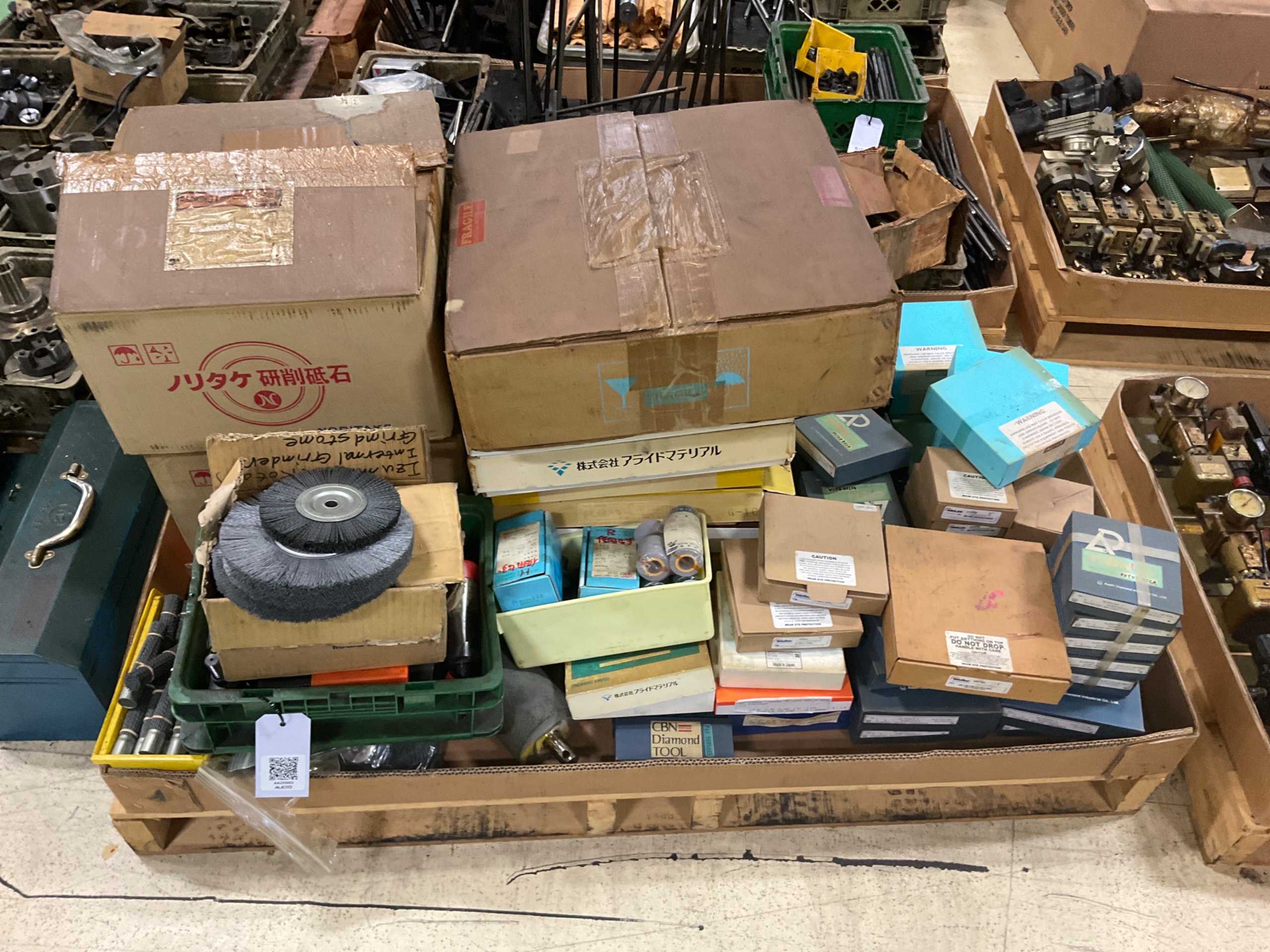 BULK QTY OF GRINDING WHEELS & ABRASIVES - GRINDING WHEELS & ABRASIVES