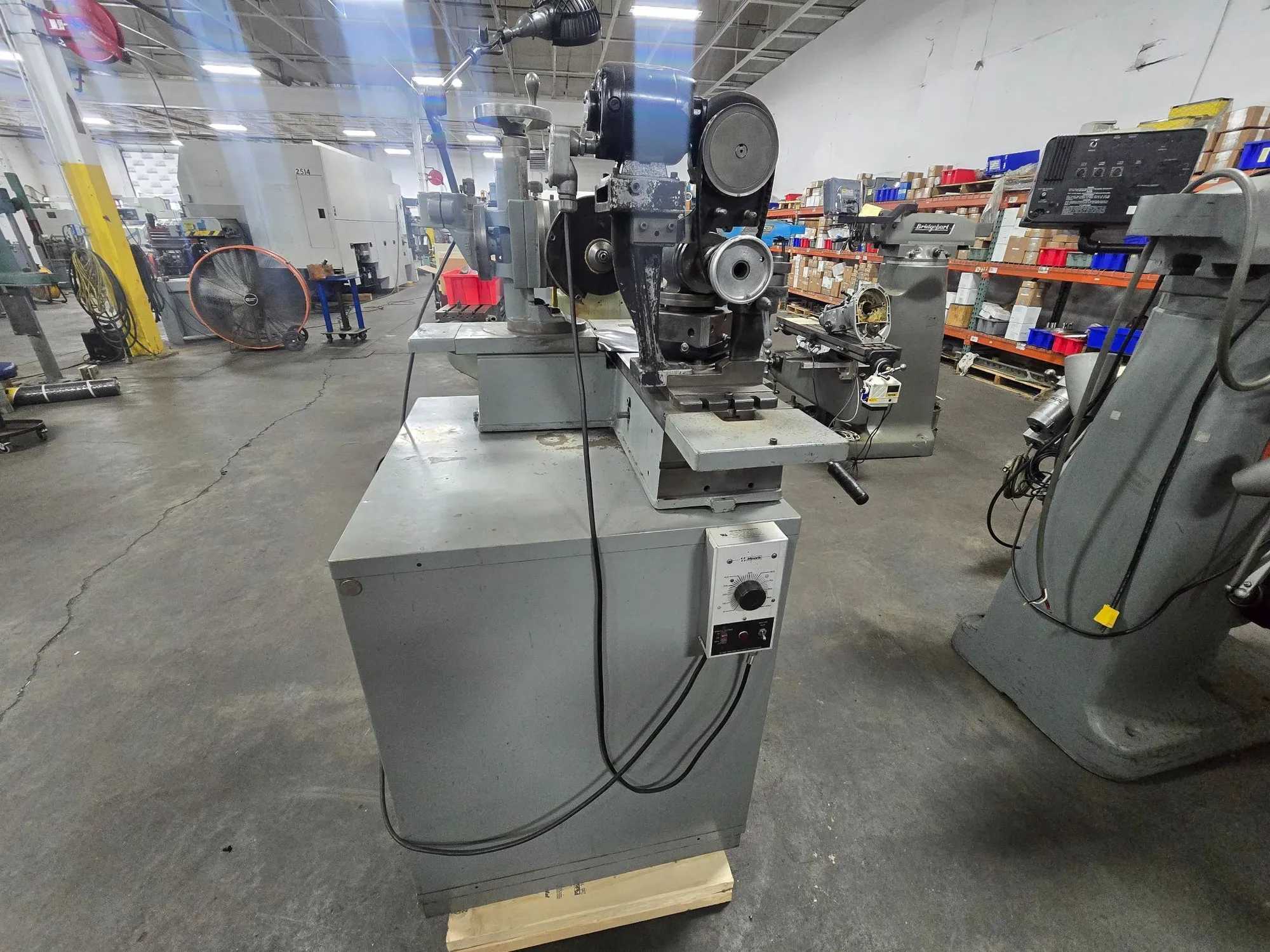 ROYAL OAK RO BENCH GRINDER WITH FIXTURE SUPPORT AND CABINET (5-1/2" MAX DIA.) - BENCH GRINDERS