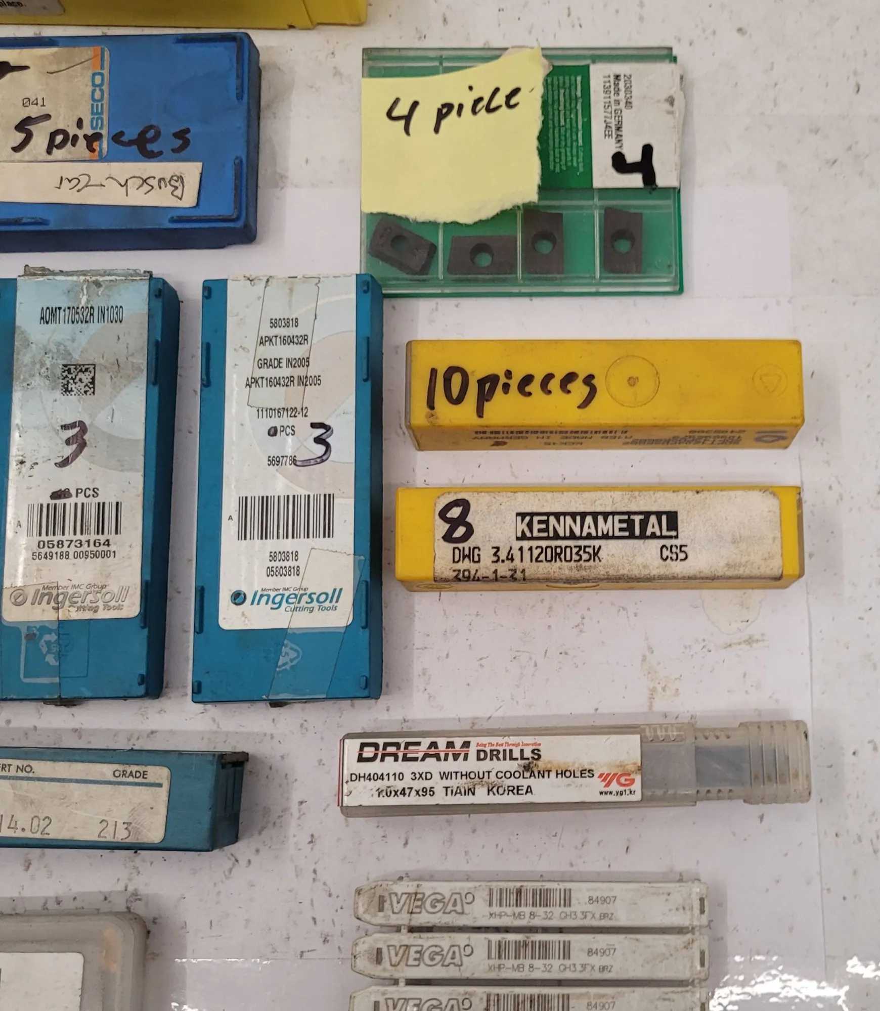 ASSORTED SIDE MILLING CUTTERS (24 PCS) - 18X 3"X.148, 6X 2.5"X.04" - MACHINING TOOLING & PARTS