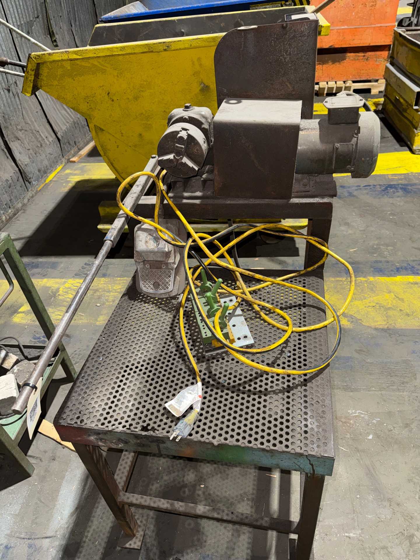 MOTORIZED WORKHOLDING STATION - WORK TABLE