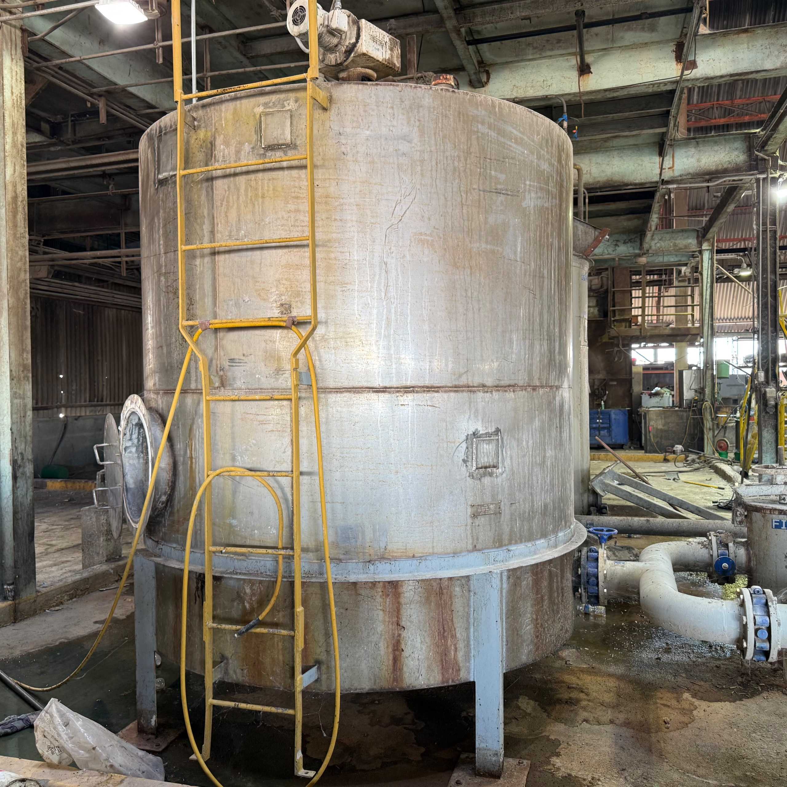 QTY 2: STAINLESS STEEL TANKS - TANKS