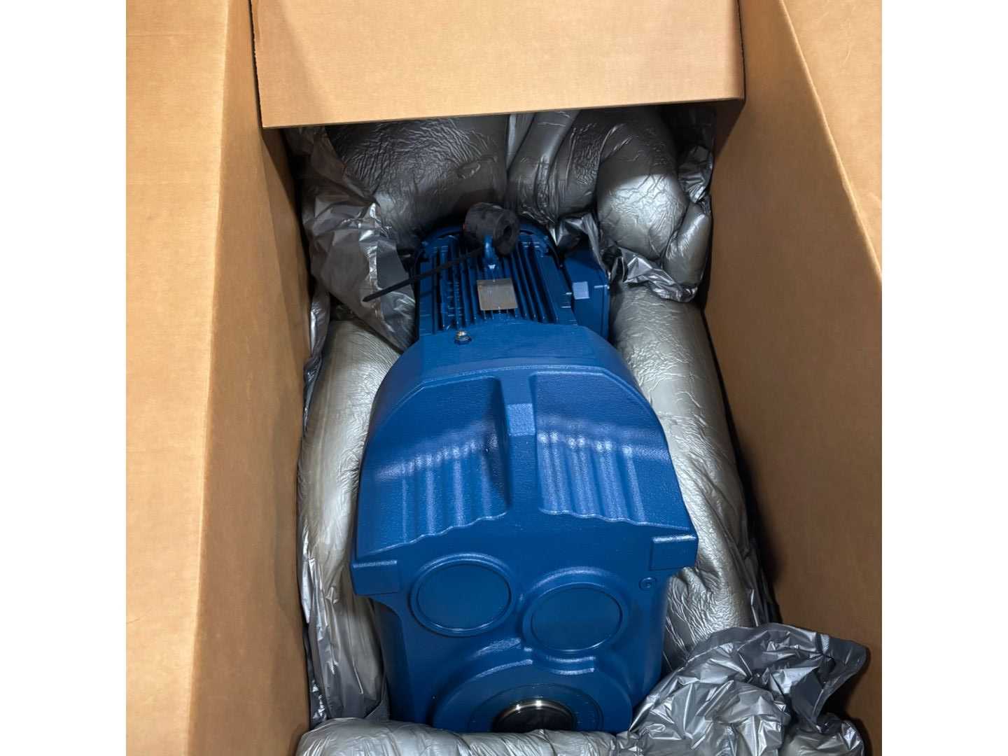 SEW EURODRIVE FA87/G DRN132S4 GEARMOTOR - GEARMOTOR