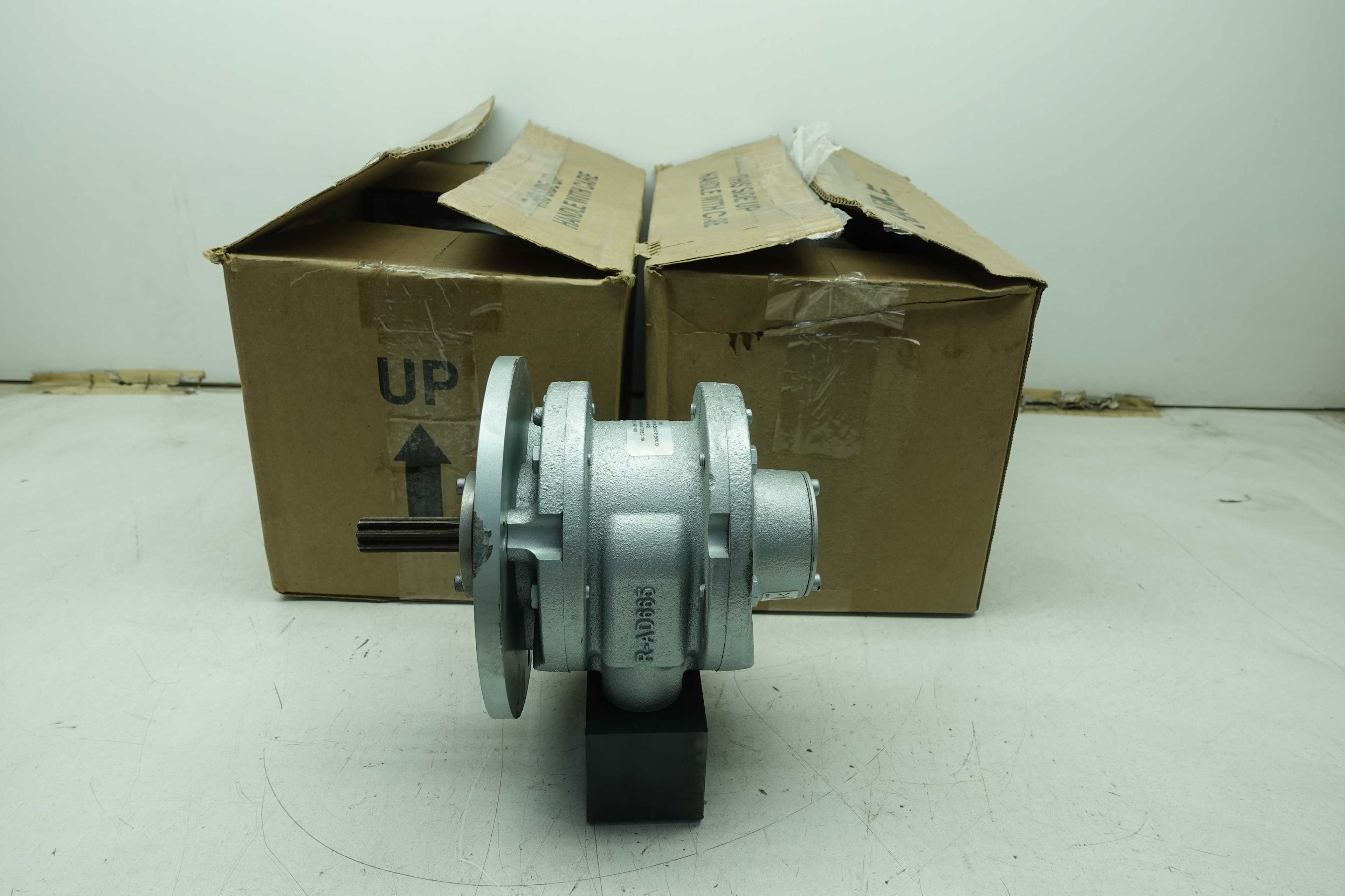 SKU 1744270 - LOT OF 3 GAST 6AM-NRV-84 ROTARY VANE AIR MOTORS - PNEUMATIC MOTOR