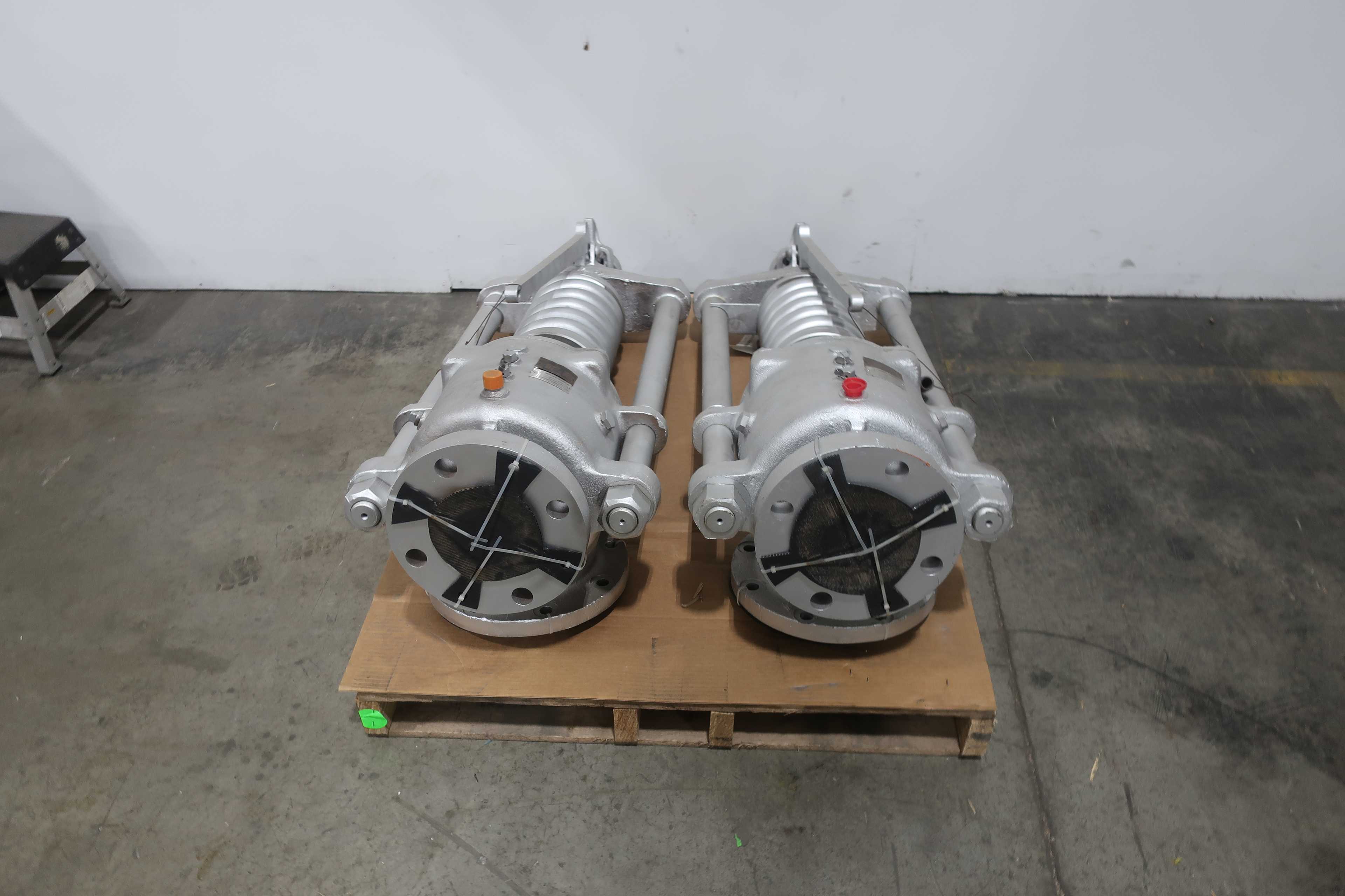 SKU 1760053 - LOT OF 2 CONSOLIDATED 1776QA 413300LBS/HR STEEL FLANGED 790PSI 4/8IN RELIEF VALVE - RELIEF VALVE