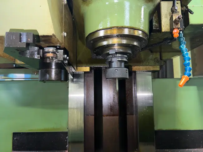 OKUMA MC-4VA VERTICAL MACHINING CENTER - undefined