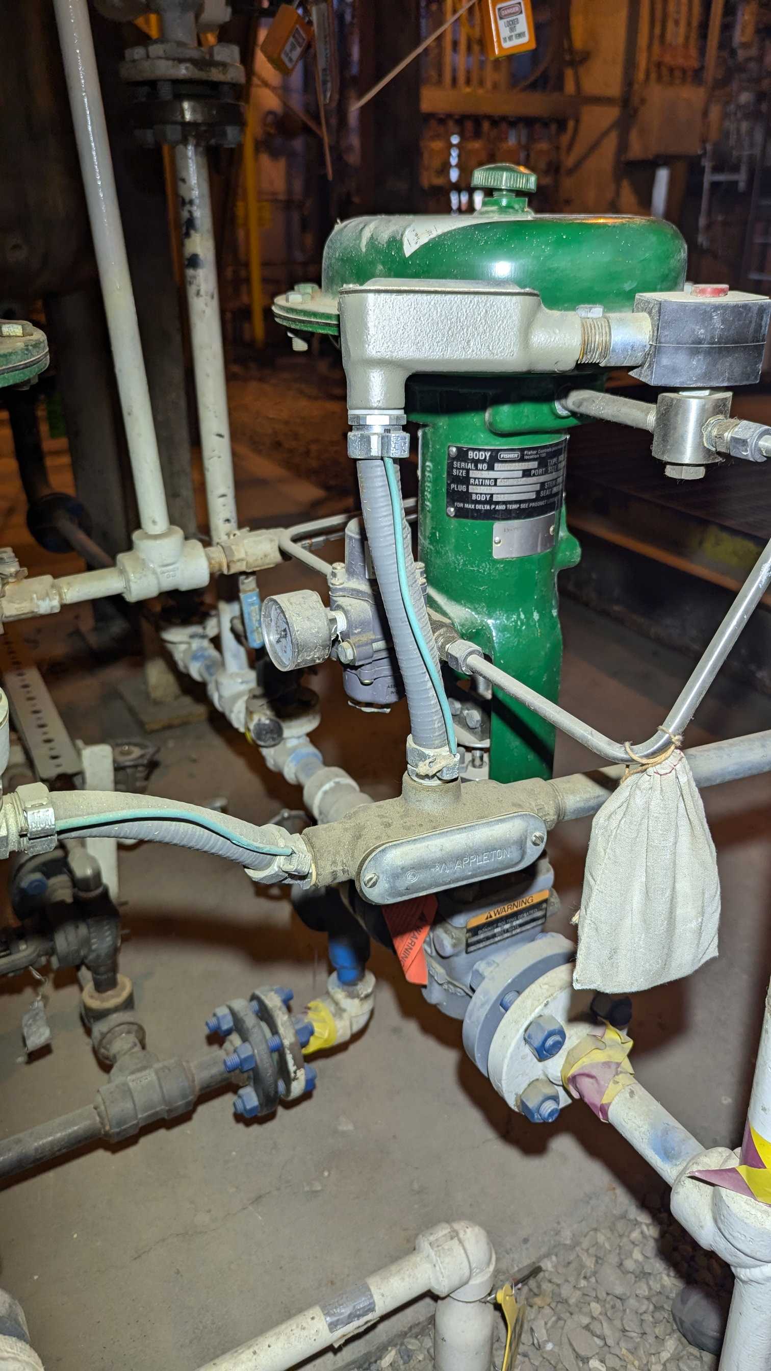 FISHER EZ CONTROL VALVE & 667 ACTUATOR ASSEMBLY - VALVE & ACTUATOR ASSEMBLY