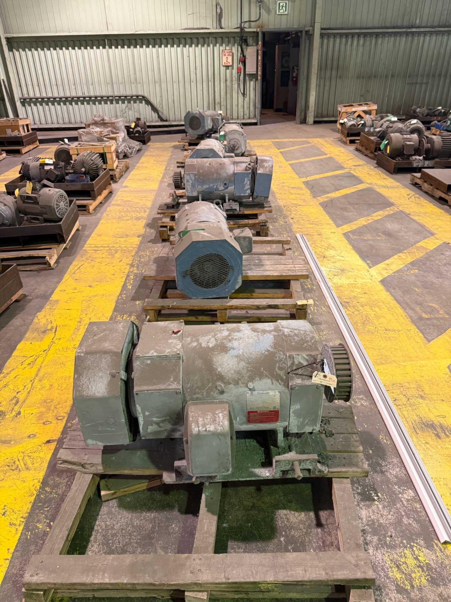 BULK QTY OF ELECTRIC MOTORS - ELECTRIC MOTORS