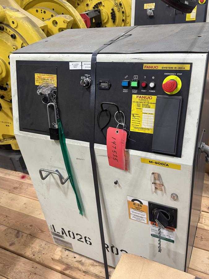 2013 FANUC M-900IA/400L INDUSTRIAL ROBOT, 400KG PAYLOAD, 3625MM REACH, R-30IA CONTROL - ARTICULATED ROBOTS