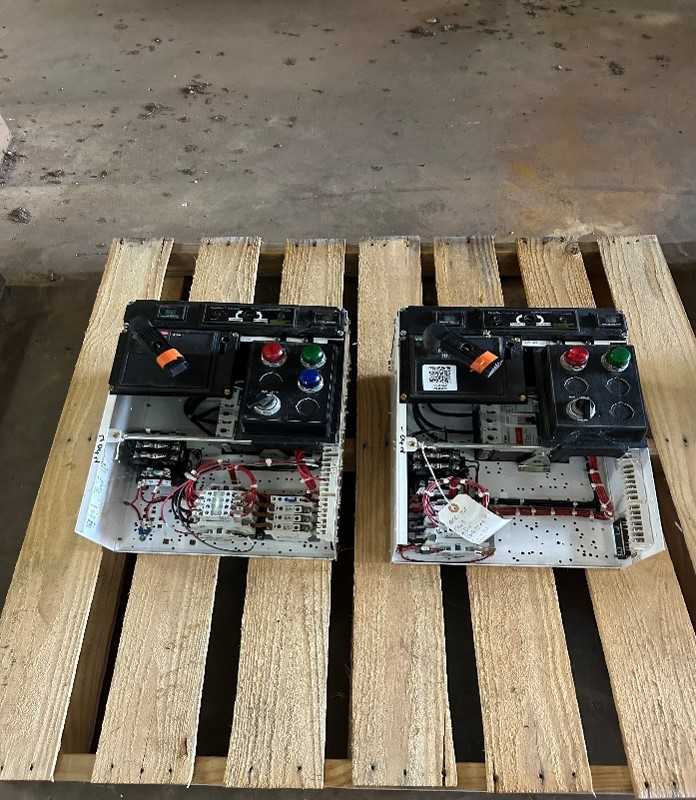 QTY 2: CIRCUIT BREAKER - CIRCUIT BREAKERS