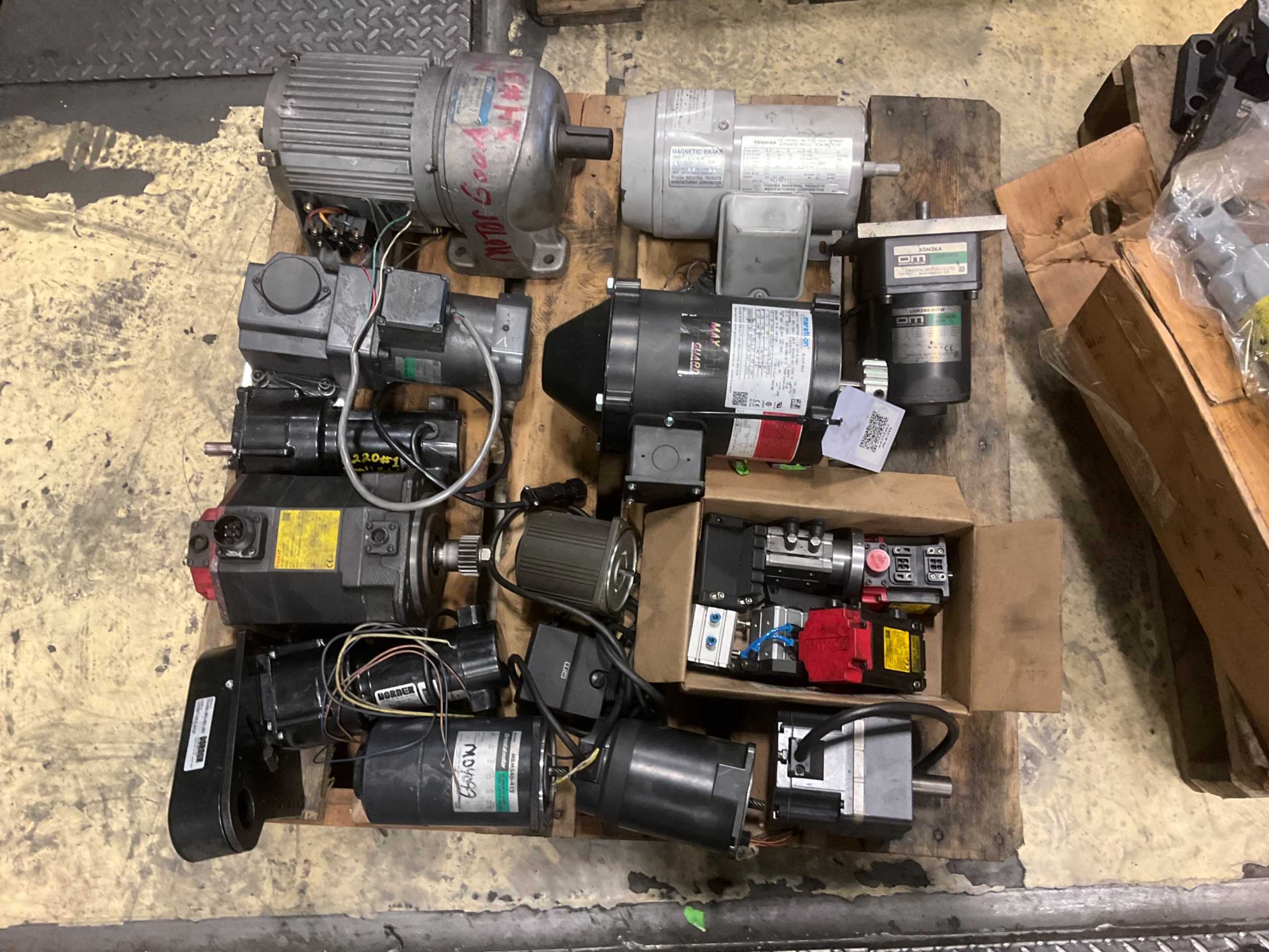 BULK QTY OF INDUSTRIAL PARTS - INDUSTRIAL PARTS