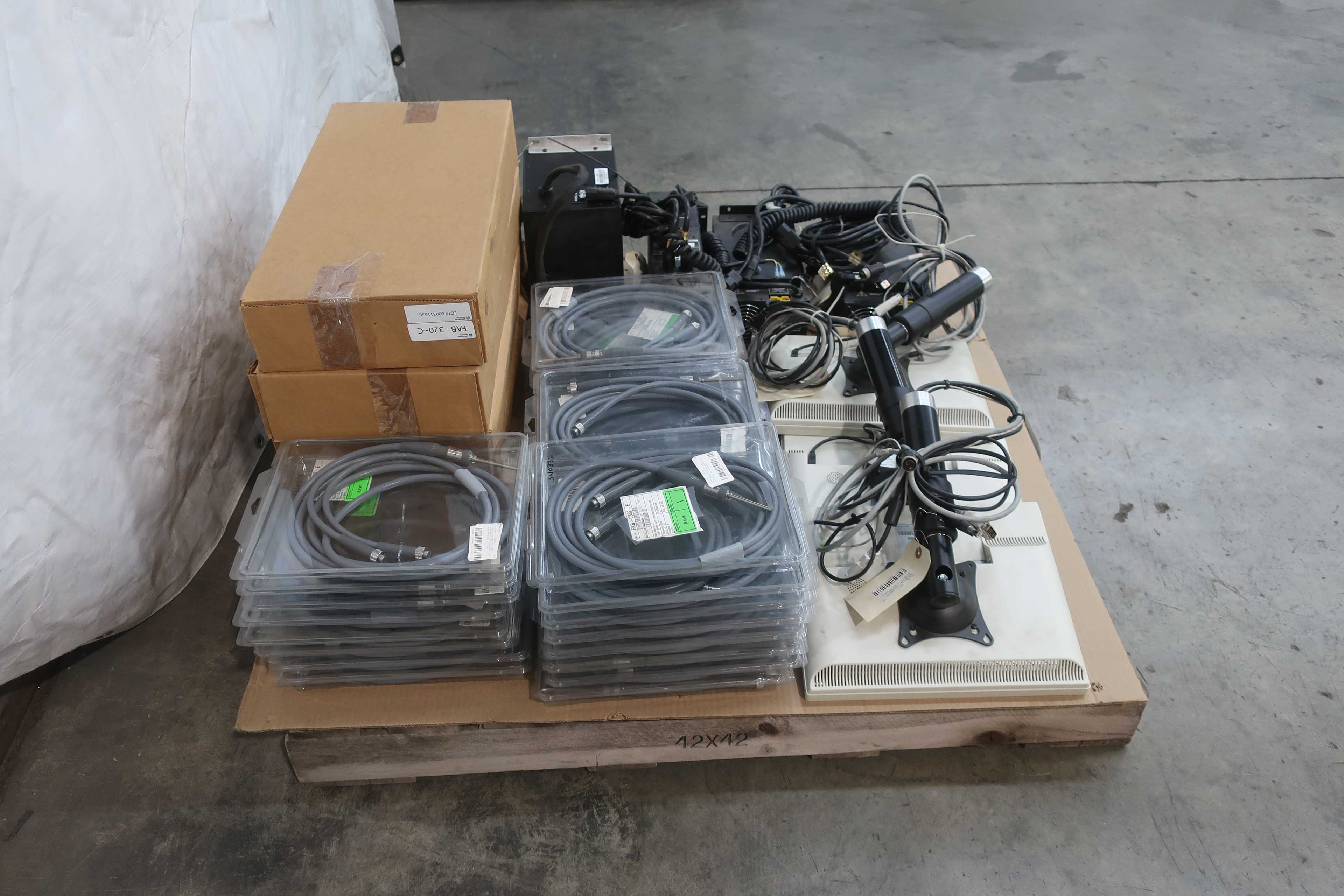 PALLET OF ASSORTED MEDICAL GRADE ELECTRICAL EQUIPMENT - LAB & SCIENTIFIC