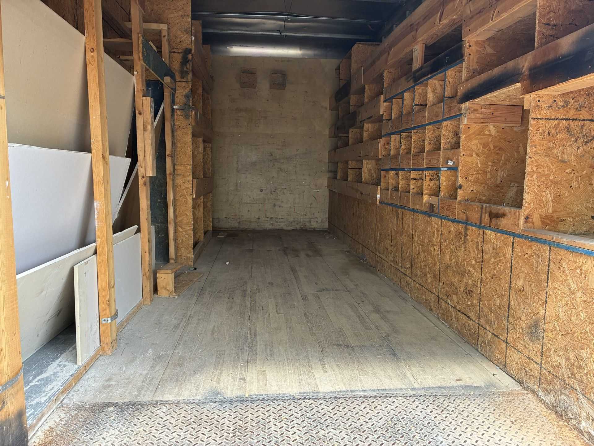 2015 ISUZU NPR-XD TRUCK, 16K GVWR, 215HP DIESEL, AISIN 6-SPD AUTO, 30-GAL TANK - BOX TRUCKS