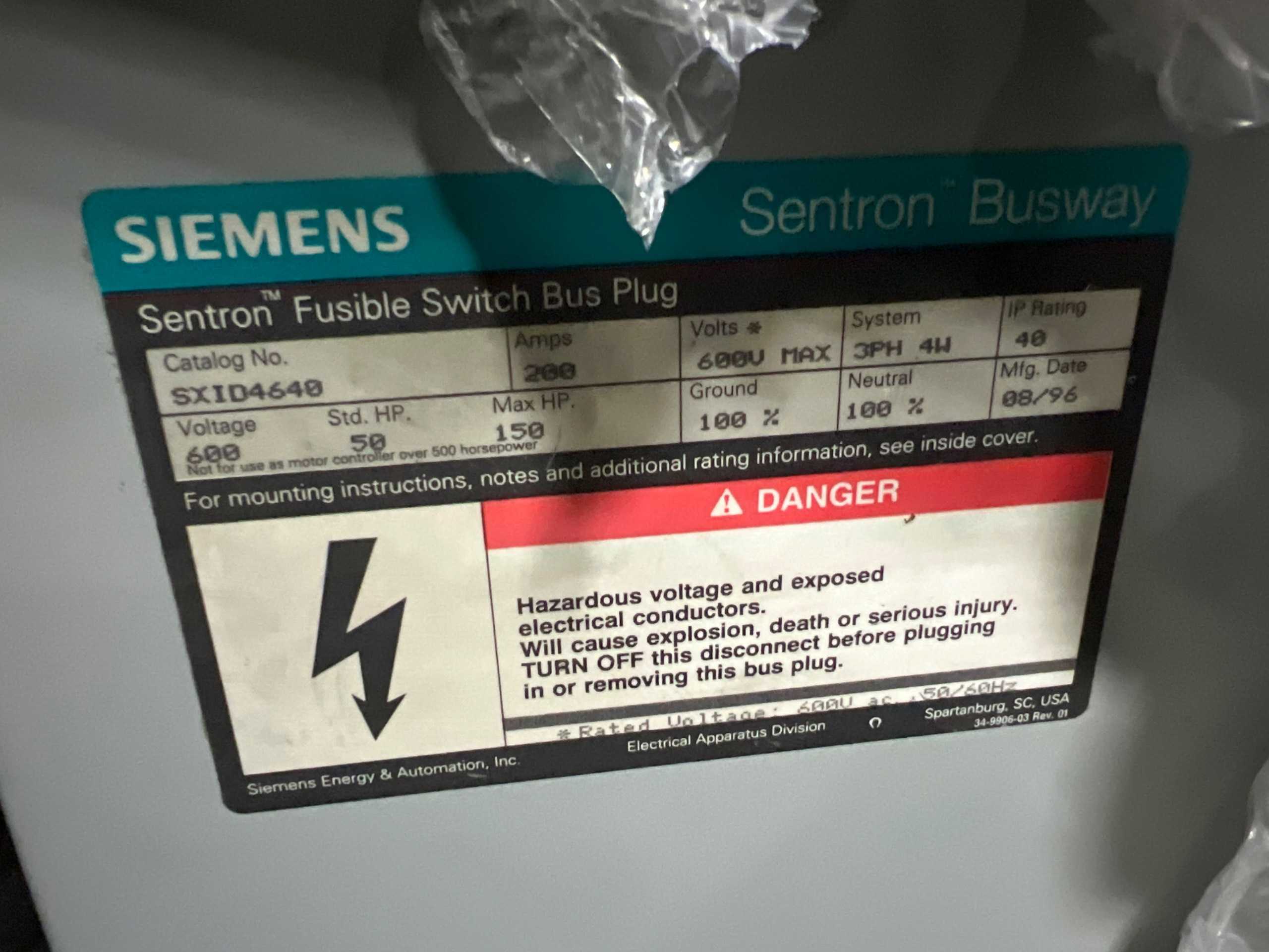BULK QTY OF BUS PLUGS & SWITCHES - BUS PLUGS