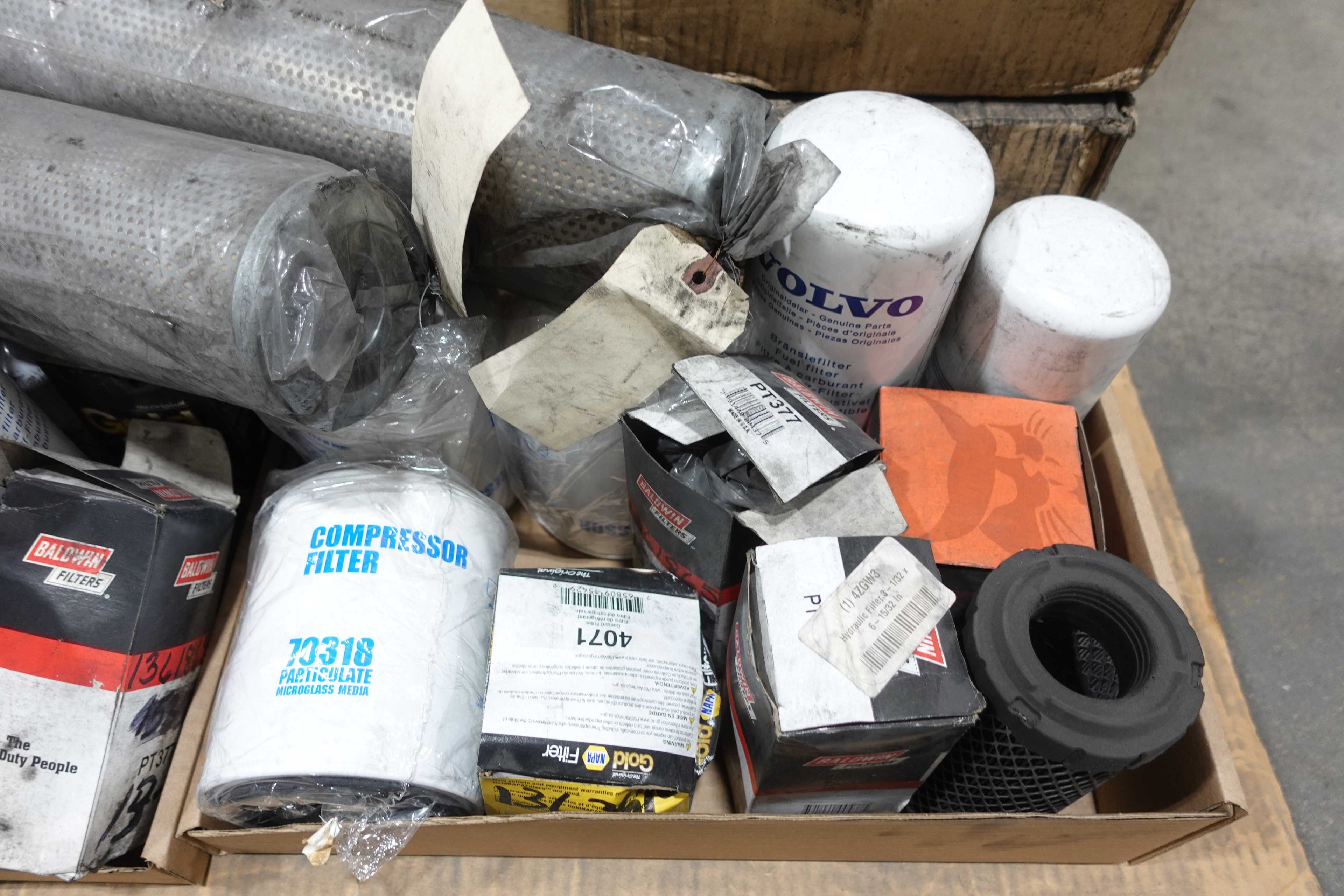 3 PALLETS OF ASSORTED HYDRAULIC AND PNEUMATIC FILTERS For Sale | Aucto