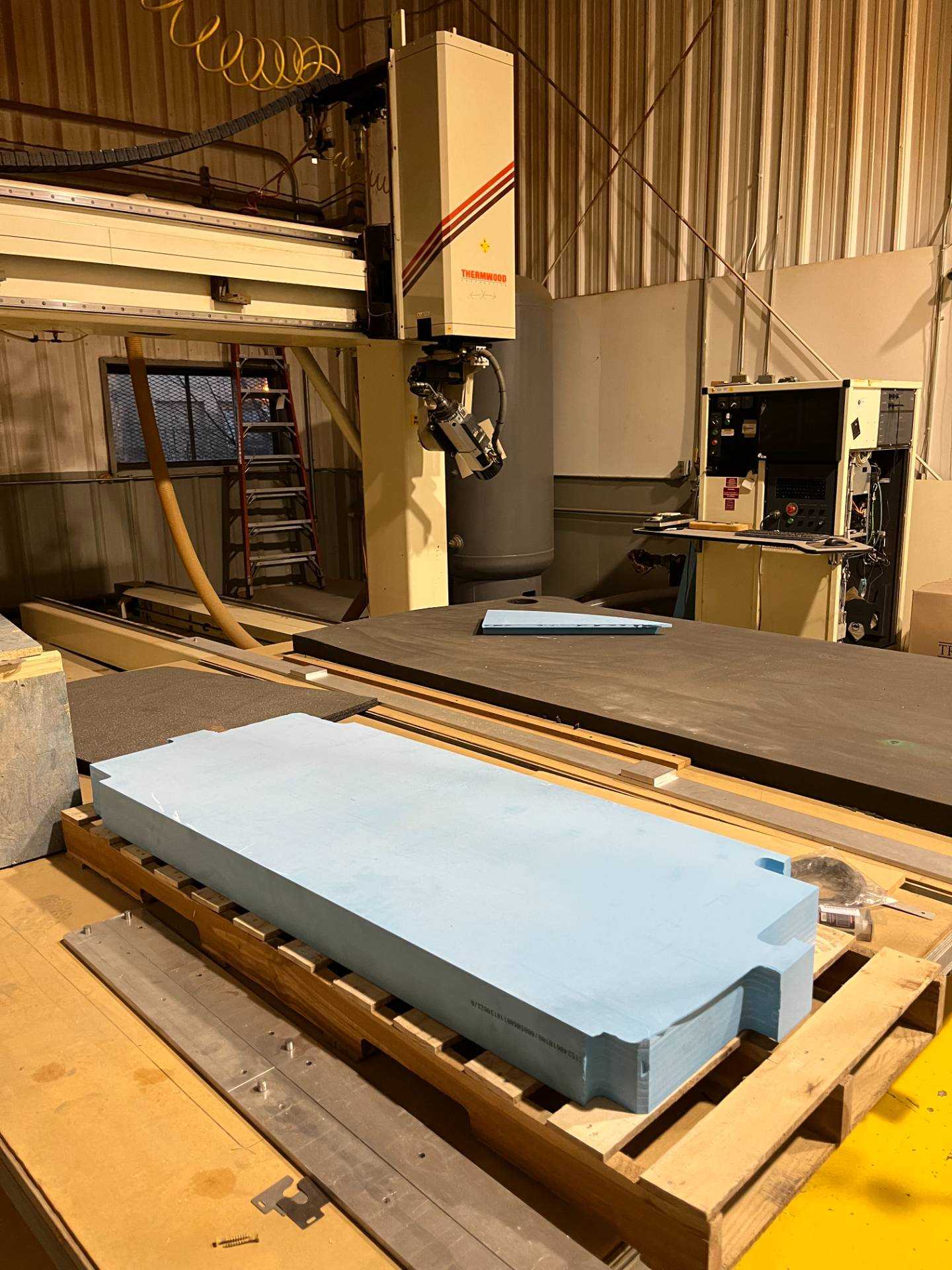 1995 THERMWOOD C67DT 5-AXIS CNC ROUTER - CNC ROUTERS