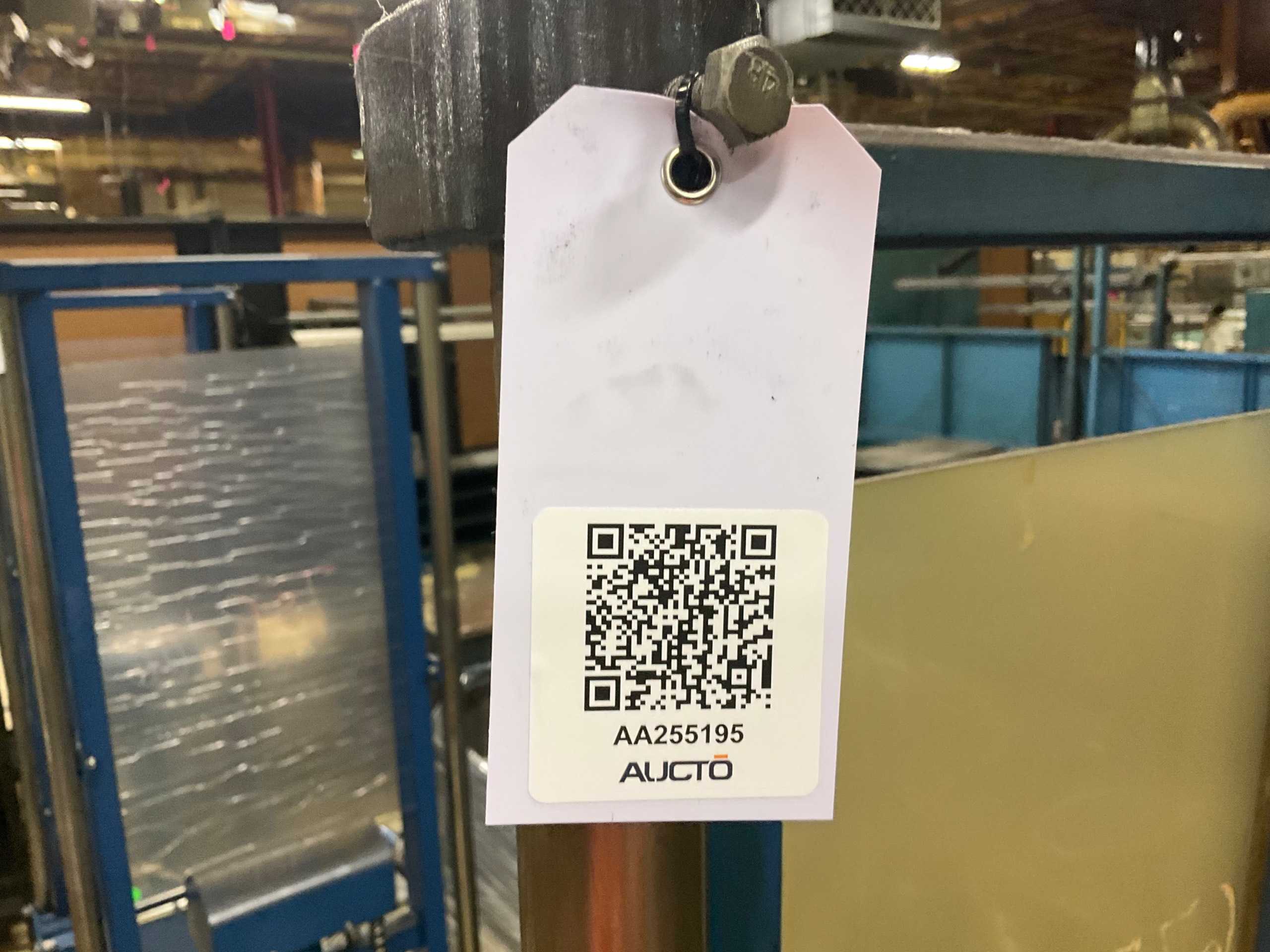 HYDRAULIC STRADDLE STACKER - MATERIAL HANDLING