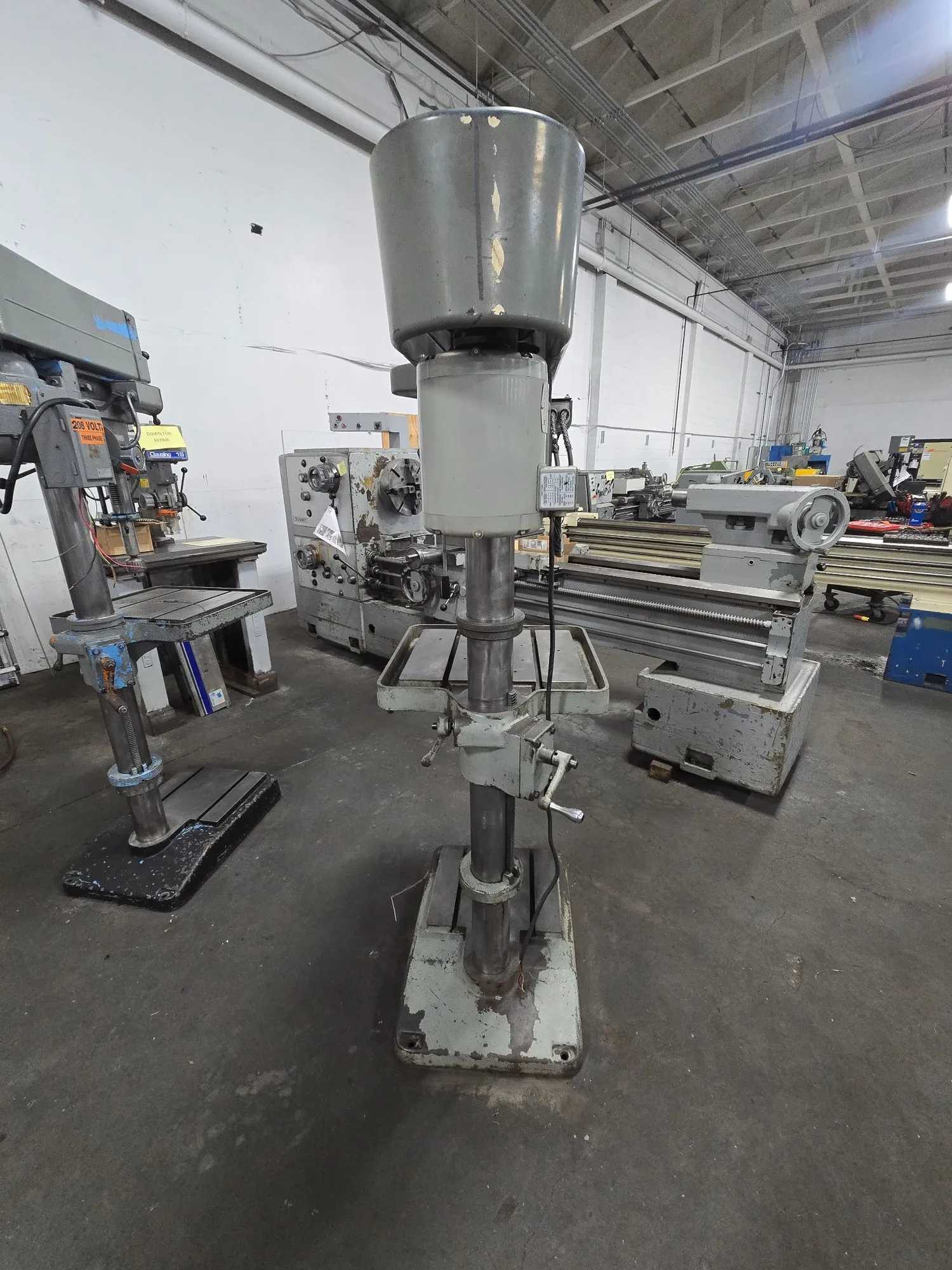 20" CLAUSING 2286 SINGLE SPINDLE DRILL PRESS, VARIABLE SPEED, 0.75/1.5 HP MOTOR - UPRIGHT DRILL PRESSES