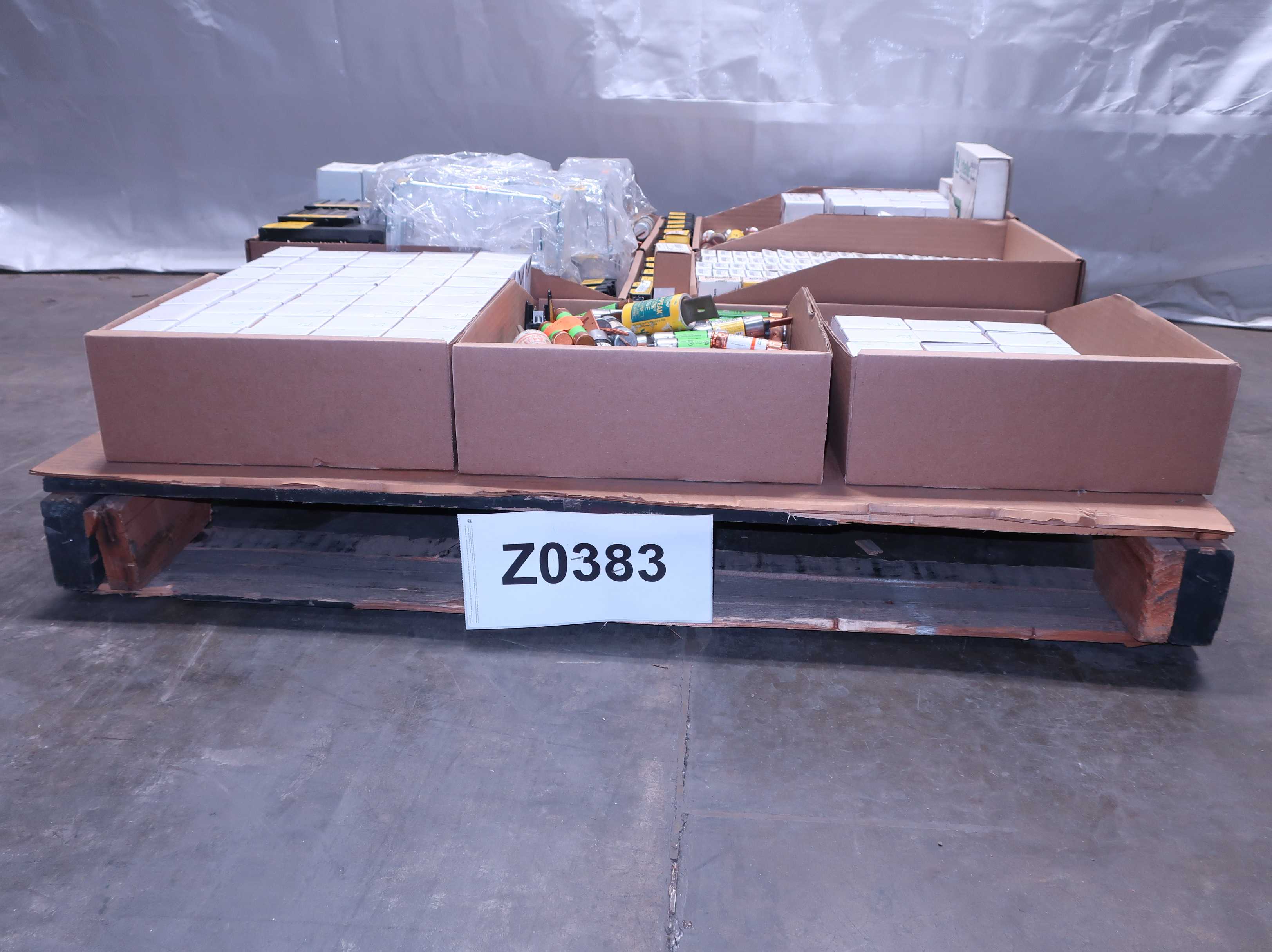 1 PALLET OF ASSORTED FUSES