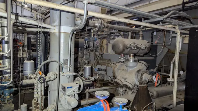 SUPERIOR 402 CC COMPRESSOR WITH GE 600 HP MOTOR - undefined