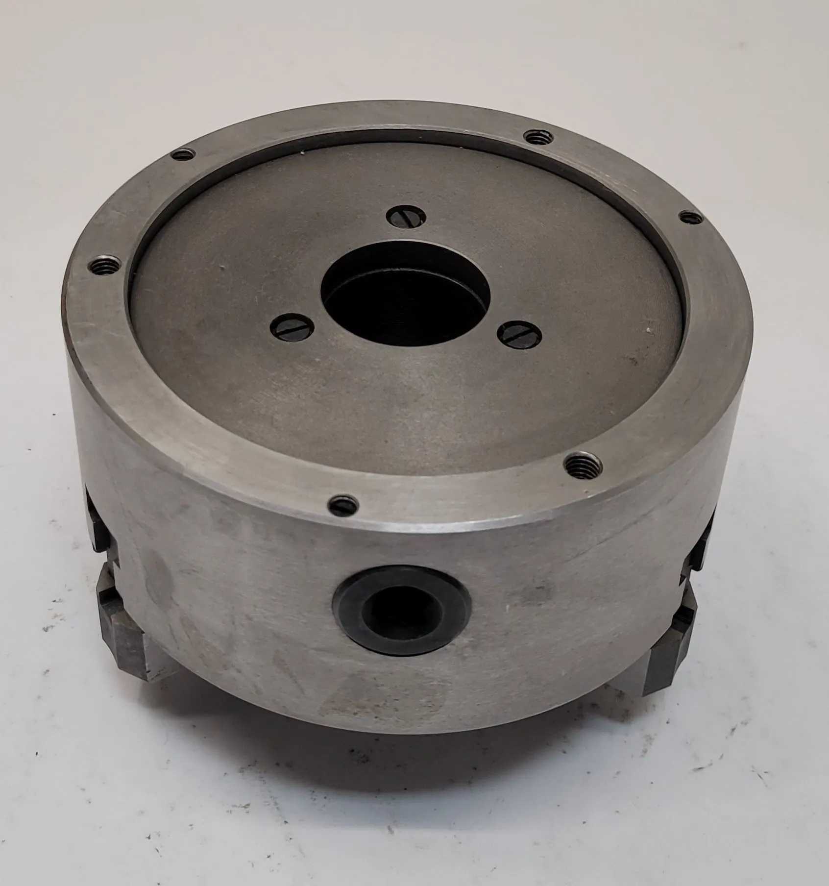 6-INCH 3-JAW SELF-CENTERING LATHE CHUCK, 1-1/2" CENTER HOLE, 5" ID BACKSIDE, INCLUDES KEY - MACHINE TOOLING