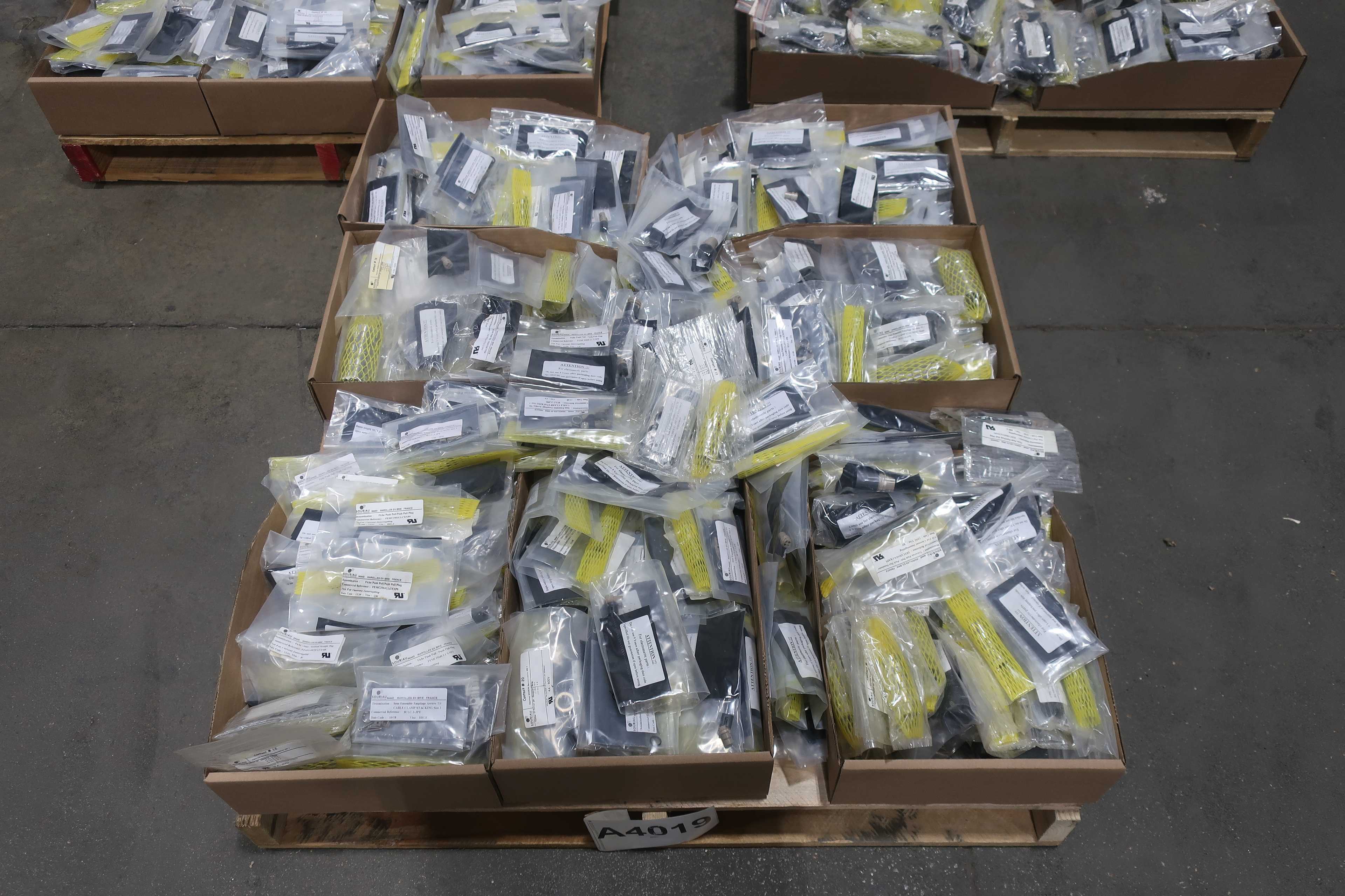 5 PALLETS OF ASSORTED SOURIAU PLUG KITS - PIPE PLUG